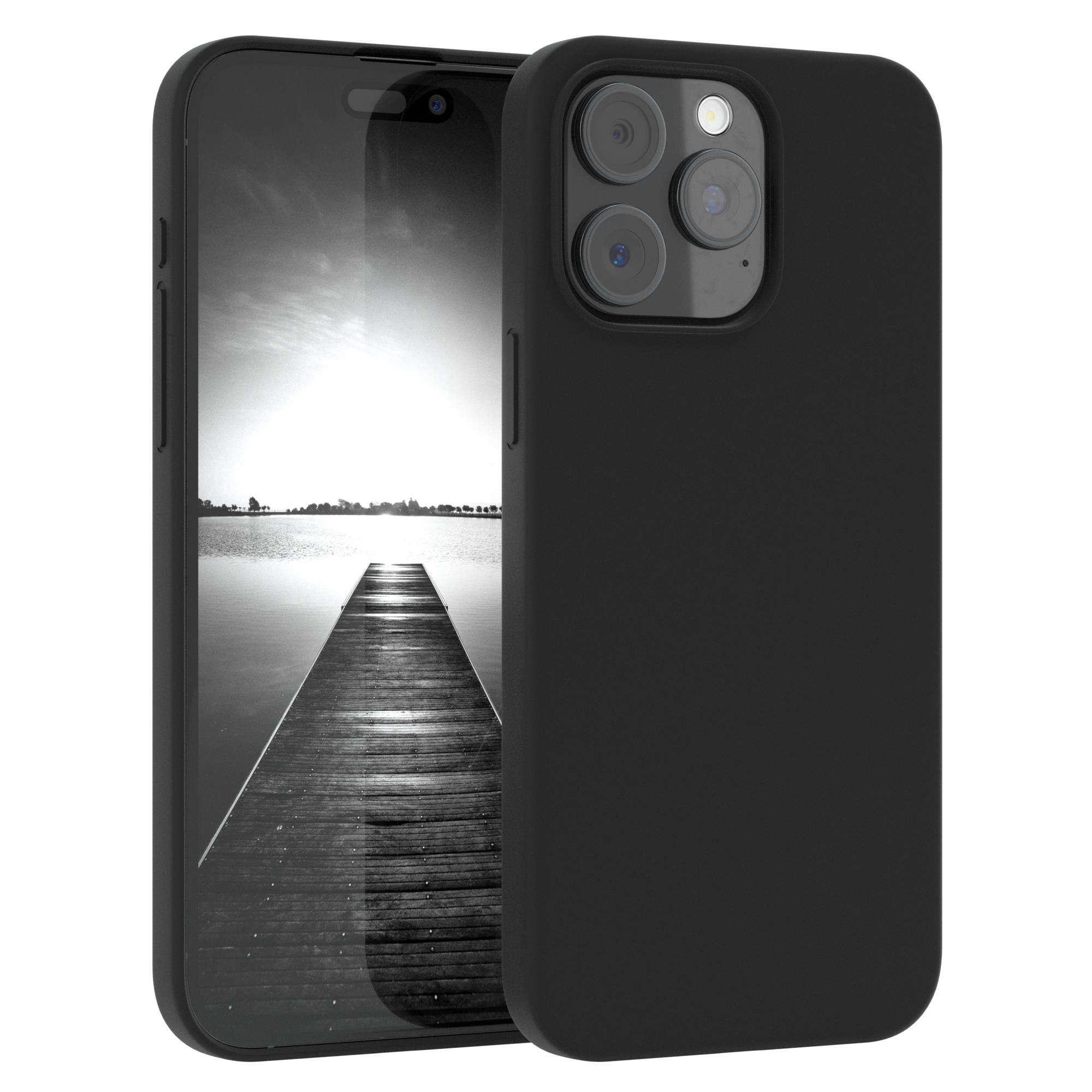 Ein schwarzes Telefon mit schwarzer Hülle, das ein Graustufenbild einer Dock-Szene zeigt.