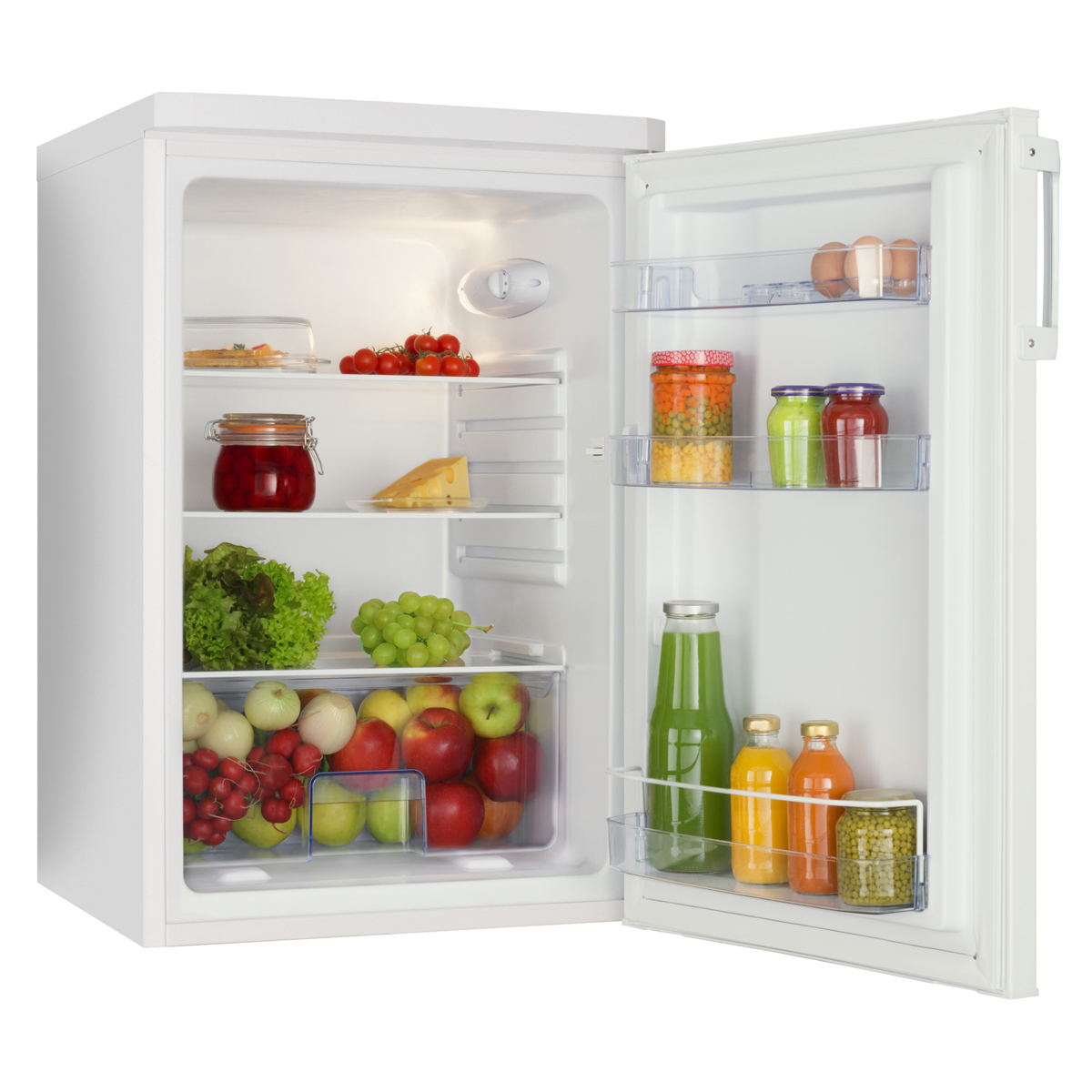 Ein Kühlschrank mit offener Tür, in dem sich verschiedene Lebensmittel befinden.