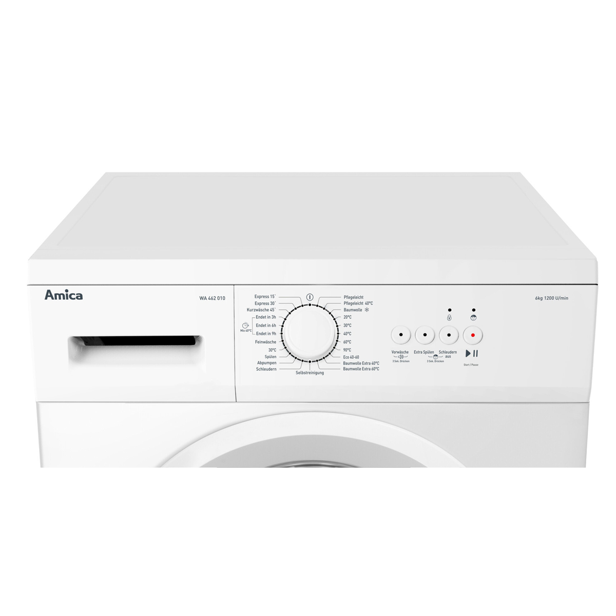 Eine weiße Amica Waschmaschine, mit Bedienfeld. Das Panel hat einen Drehregler und Knöpfe. Der Hintergrund ist weiß.