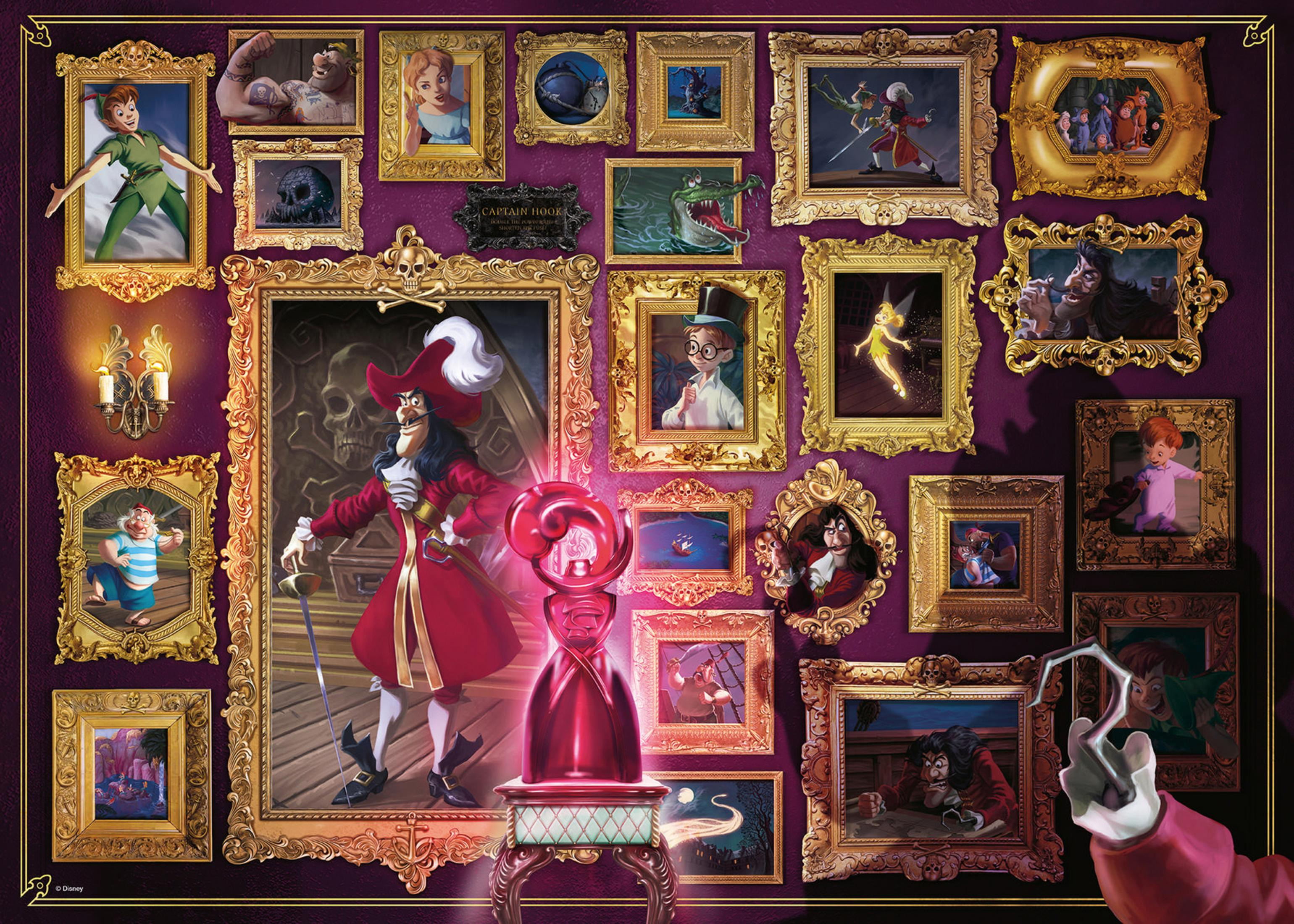 Wand mit gerahmten Disney-Gemälden. Captain Hook, Peter Pan und andere Charaktere sind dargestellt.