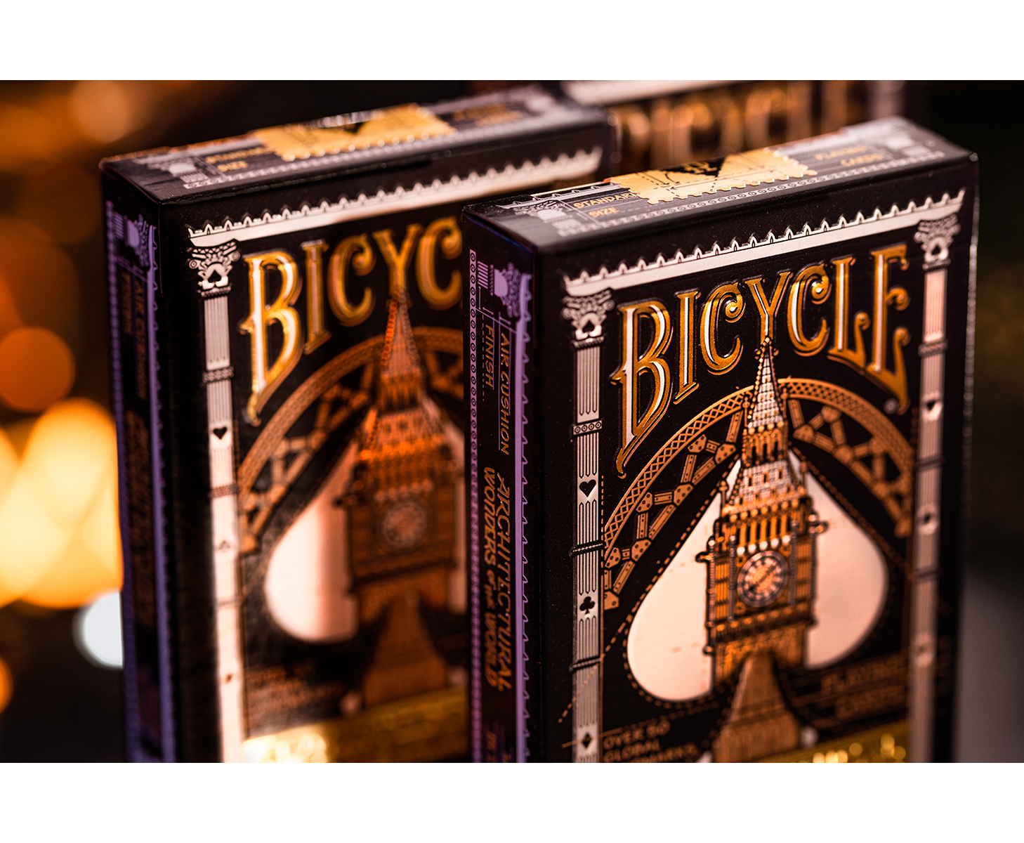 Spielkarten von Bicycle. Big Ben auf der Schachtel. Goldene Details.