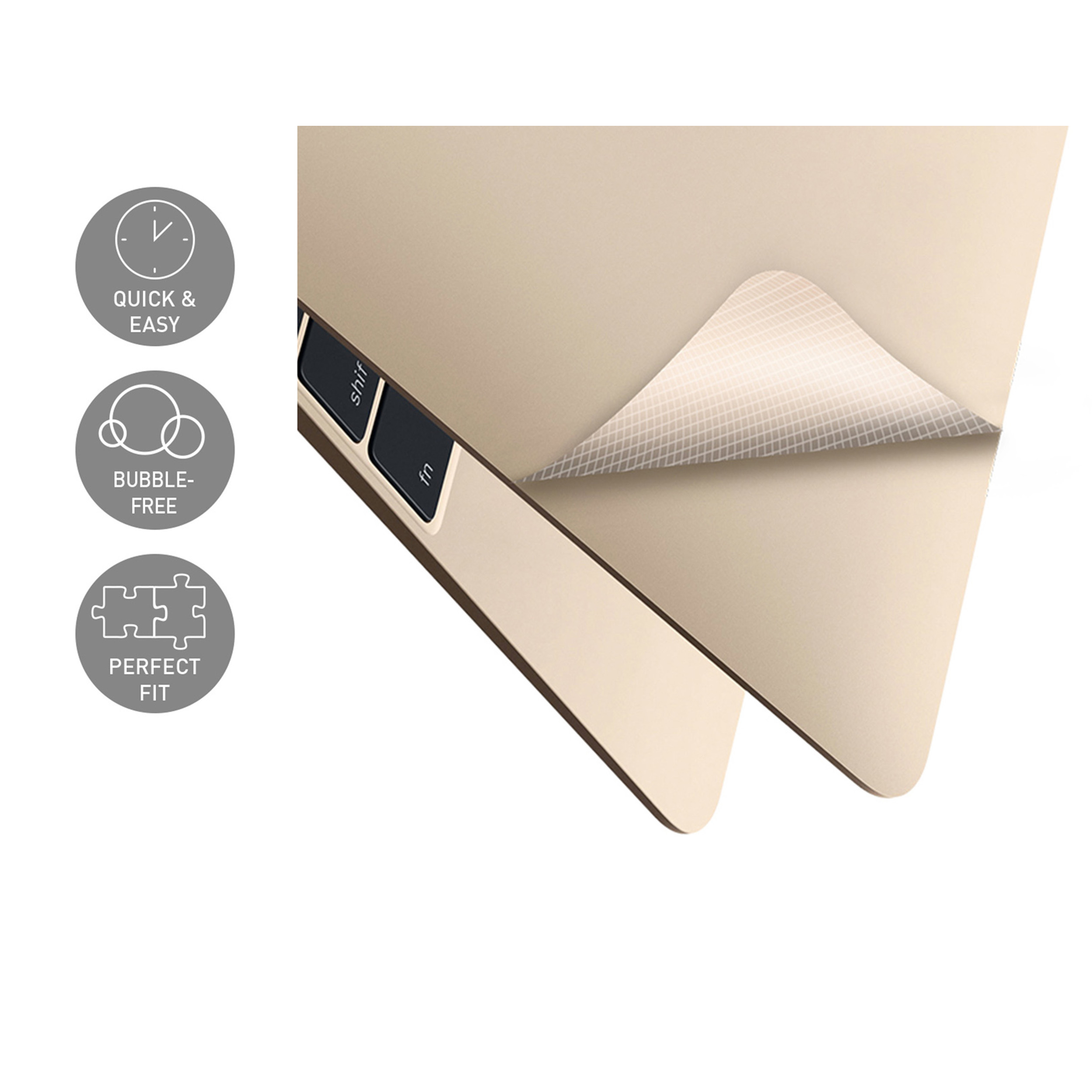 Laptop, auf dem eine Displayschutzfolie angebracht wird. Weißer Hintergrund.
