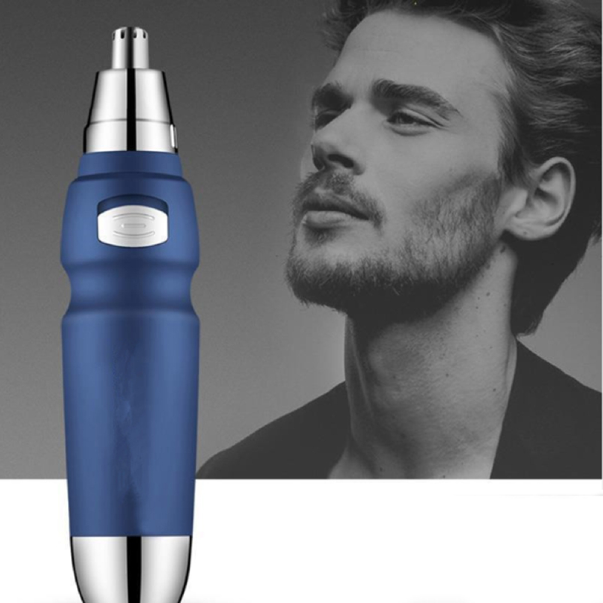 Blauer und silberner Nasenhaartrimmer neben dem Gesicht eines Mannes in Graustufen.