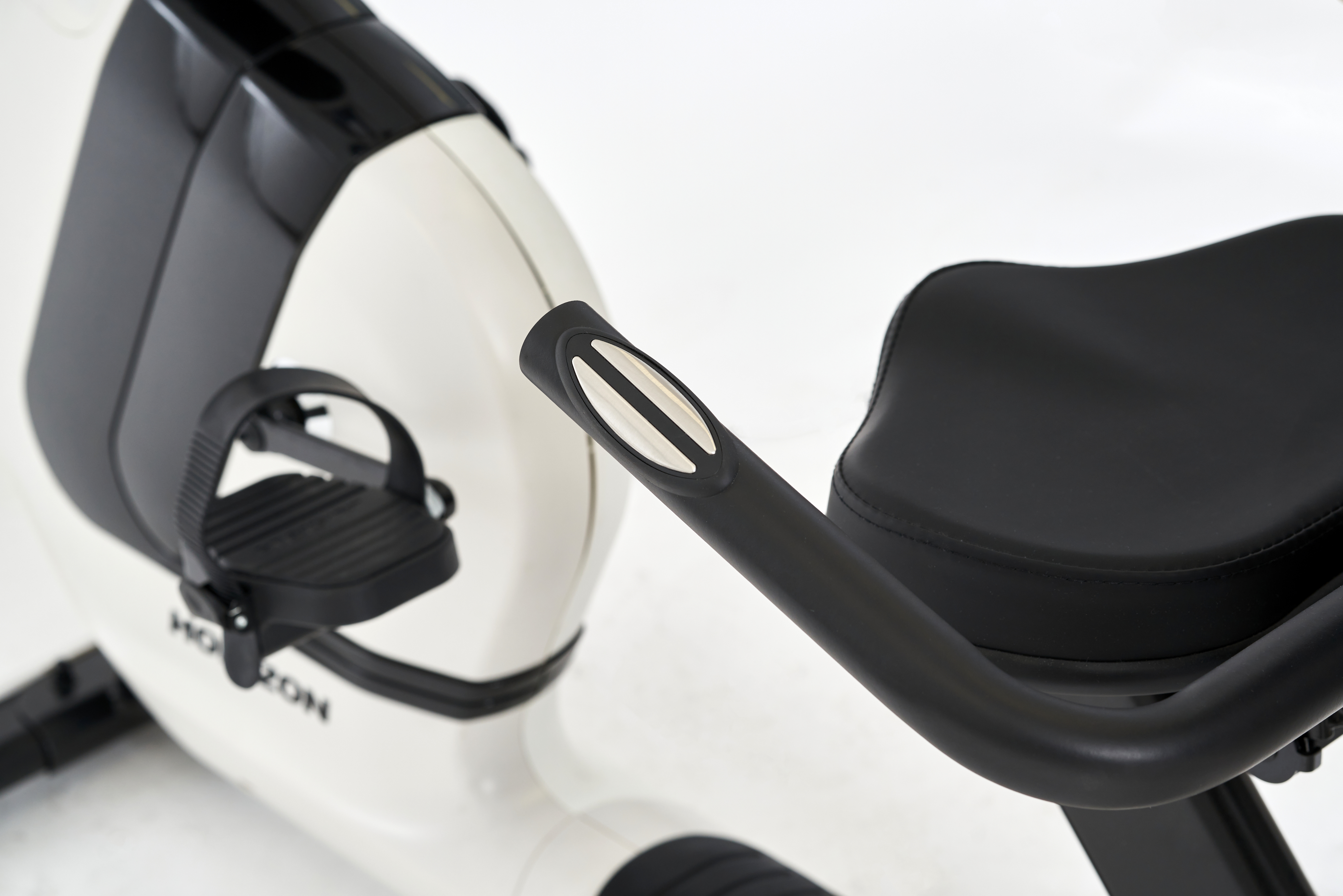 FITNESS R8.0 Comfort weiß|schwarz Fahrradtrainer, HORIZON