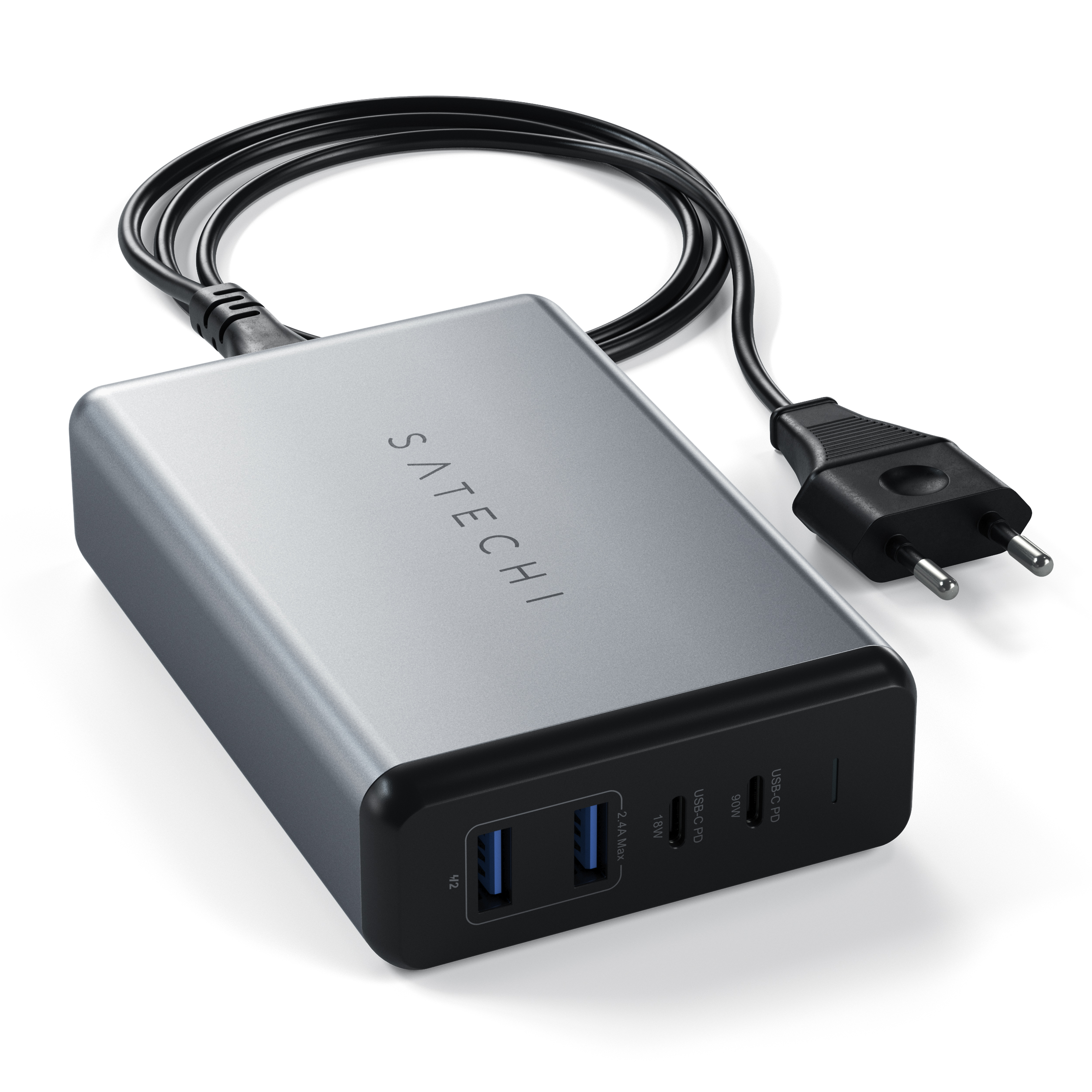 Silberner und schwarzer Satechi-Netzadapter mit schwarzem Kabel und zwei USB-Anschlüssen.