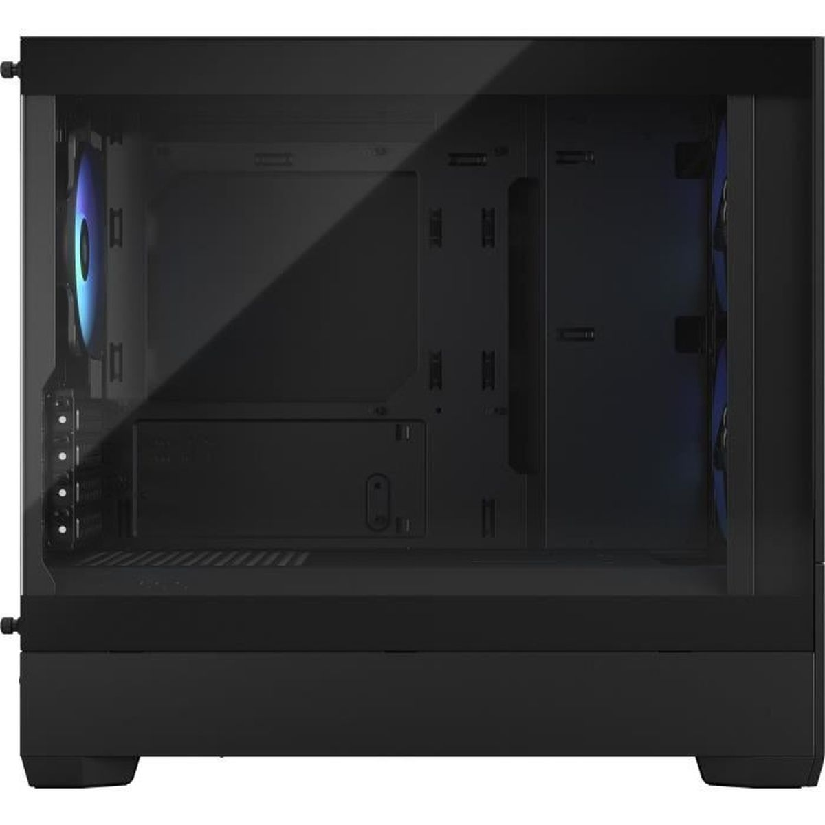 Ein schwarzes Computergehäuse mit einer Glas-Seitenwand, die interne Komponenten zeigt.