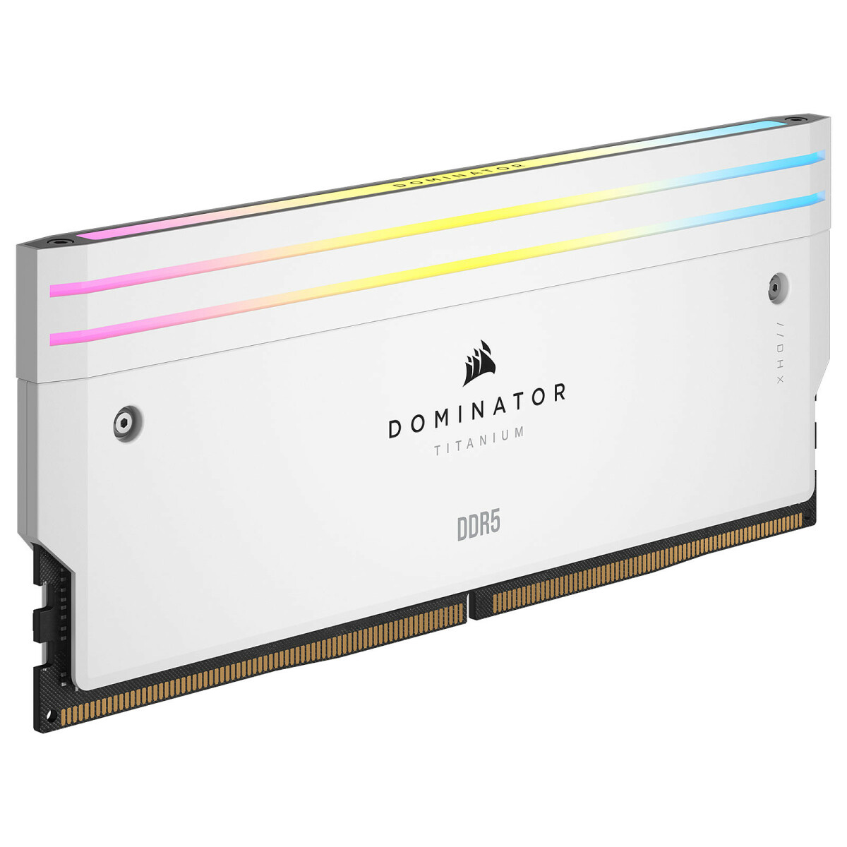 Biała pamięć RAM z oświetleniem RGB na górze, ze słowami DOMINATOR i DDR5.