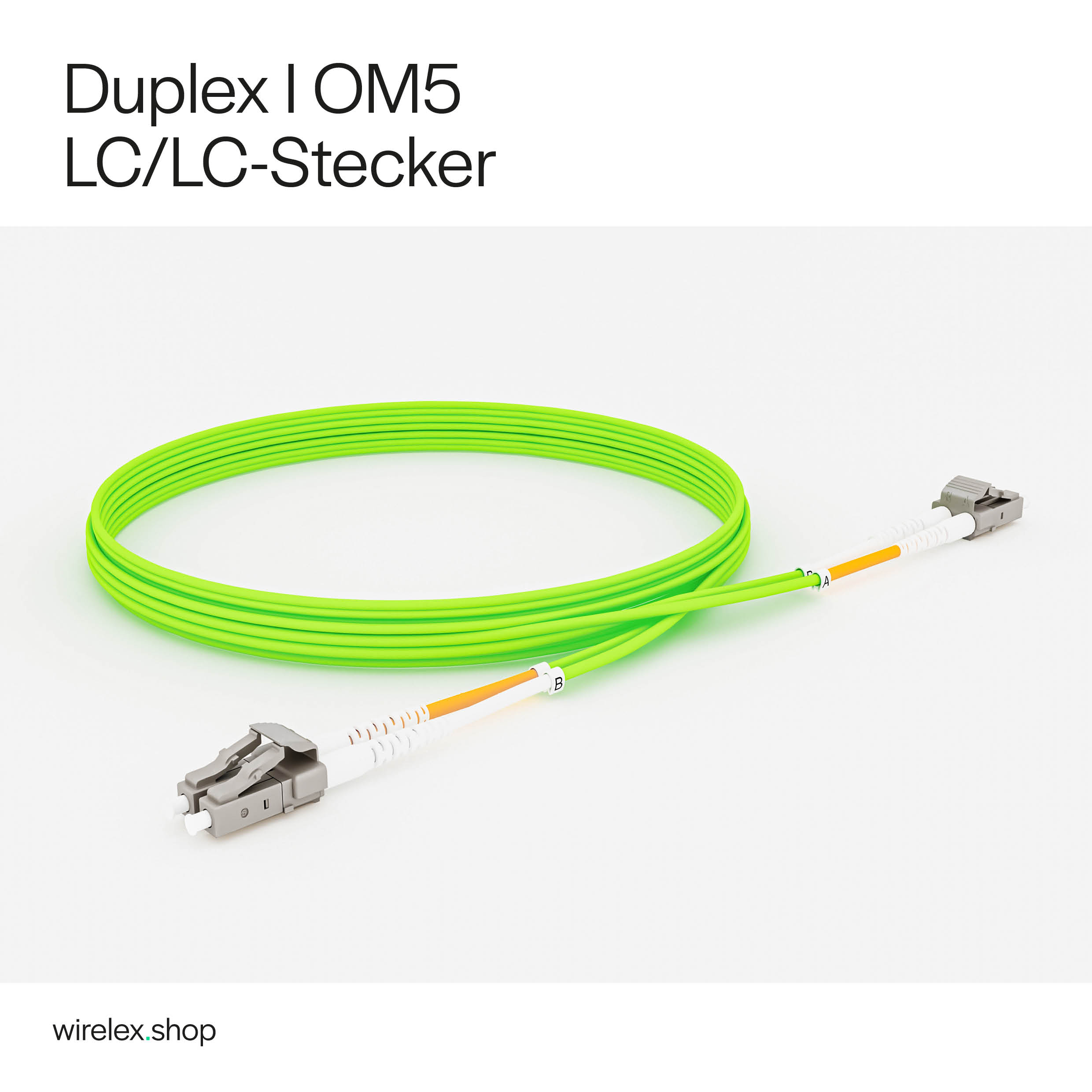 Ein grünes Kabel mit Steckern an jedem Ende. Der Text 'Duplex | OM5 LC/LC-Stecker' steht oben.