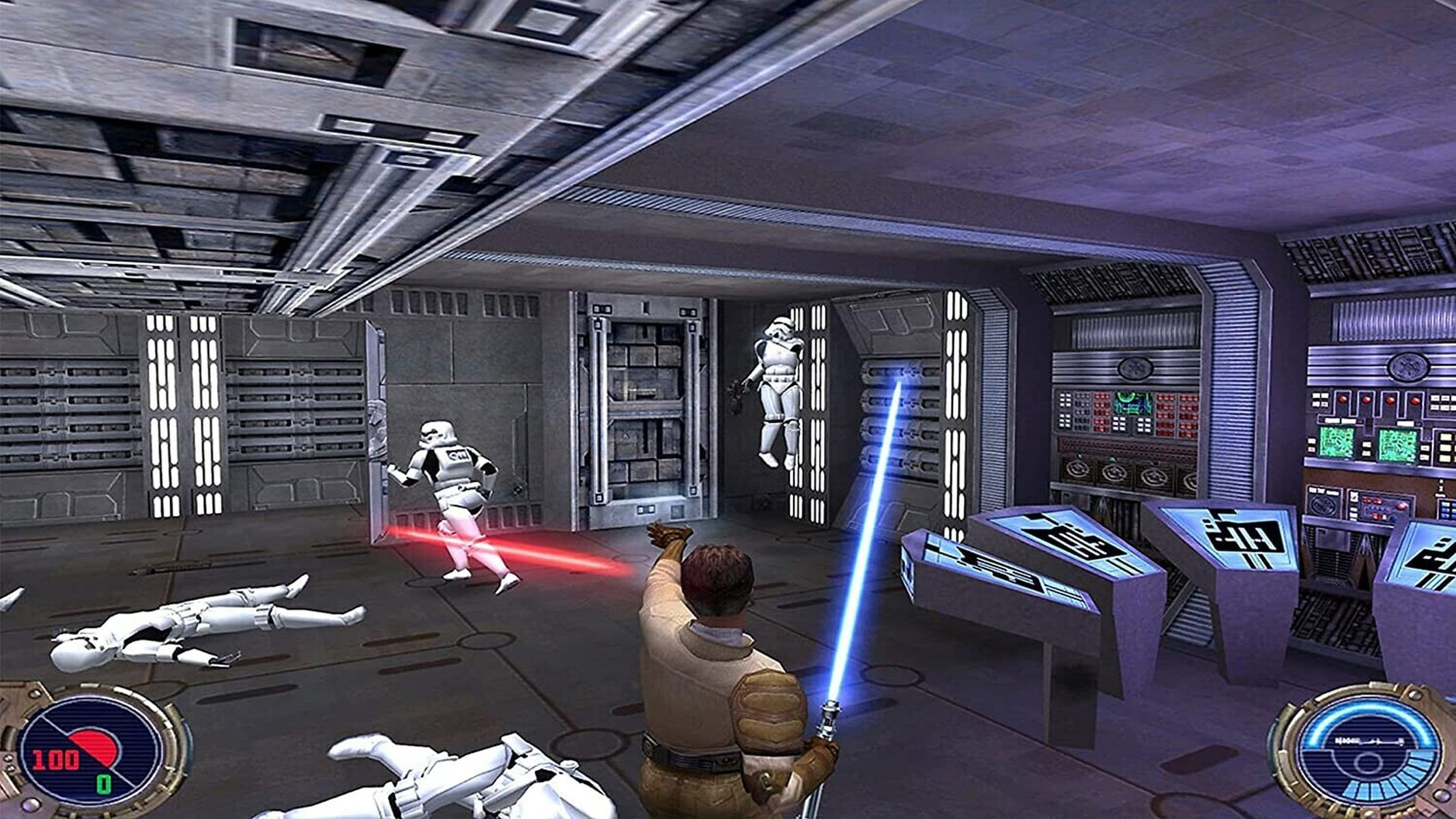 Eine Star Wars Spielszene. Charaktere mit Lichtschwertern kämpfen gegen Sturmtruppen in futuristischem Innenraum.
