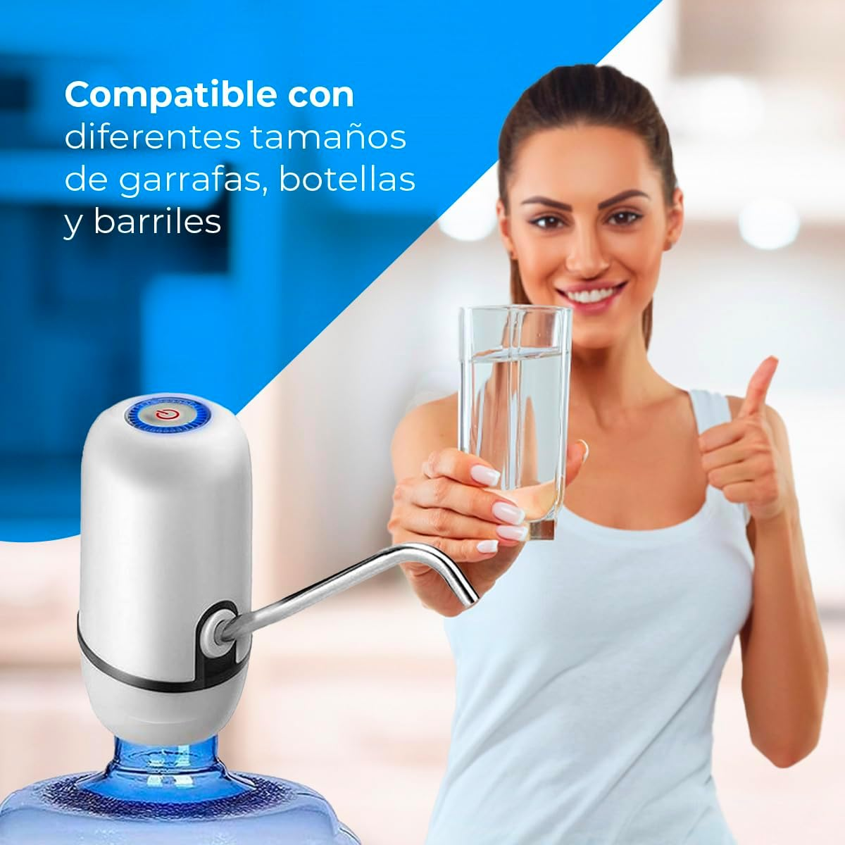 Donna con bicchiere d'acqua, pollice in su, accanto a un distributore d'acqua elettrico bianco.