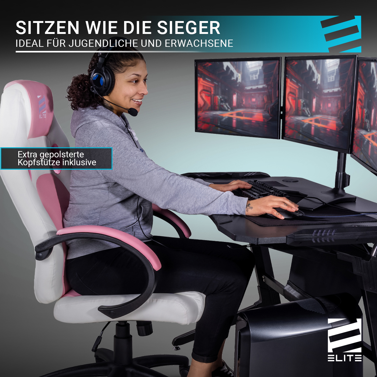 Eine Frau in einem Gaming-Stuhl. Sie lächelt und nutzt einen Computer.