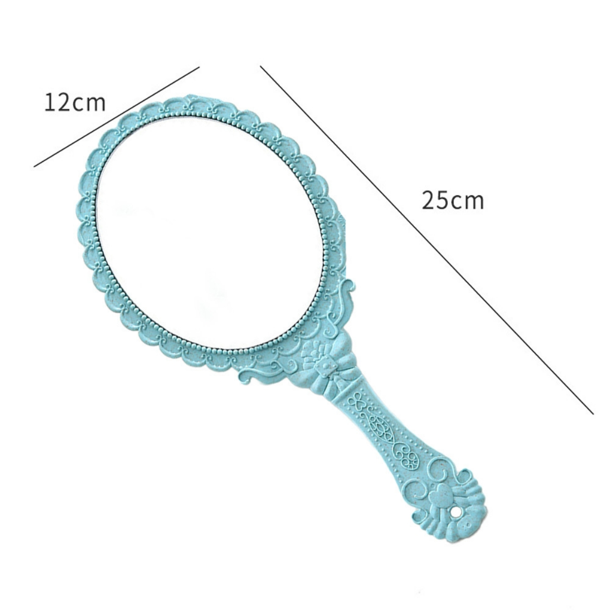 Ein hellblauer, verzierter Handspiegel mit den Abmessungen 12 cm und 25 cm, vor weißem Hintergrund.