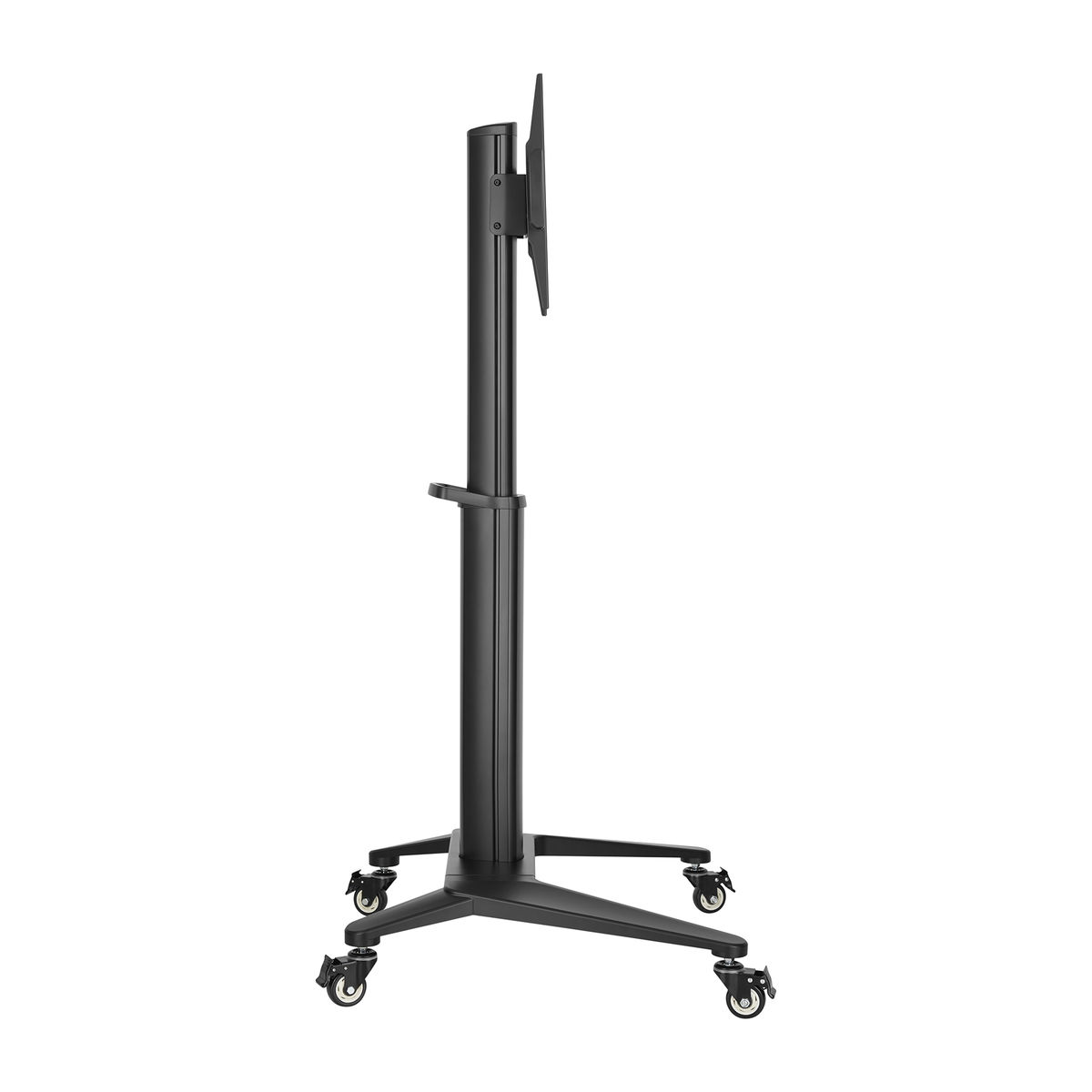 Een zwarte tv-standaard op wielen. Het heeft een lange paal met een houder voor een scherm.