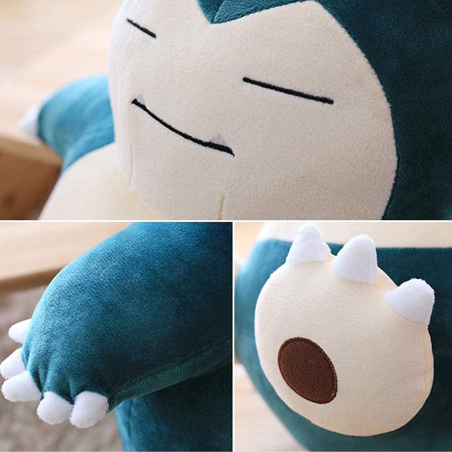 Nahaufnahmen eines Snorlax-Plüschtiers. Es zeigt Gesichts-, Arm- und Fußdetails.