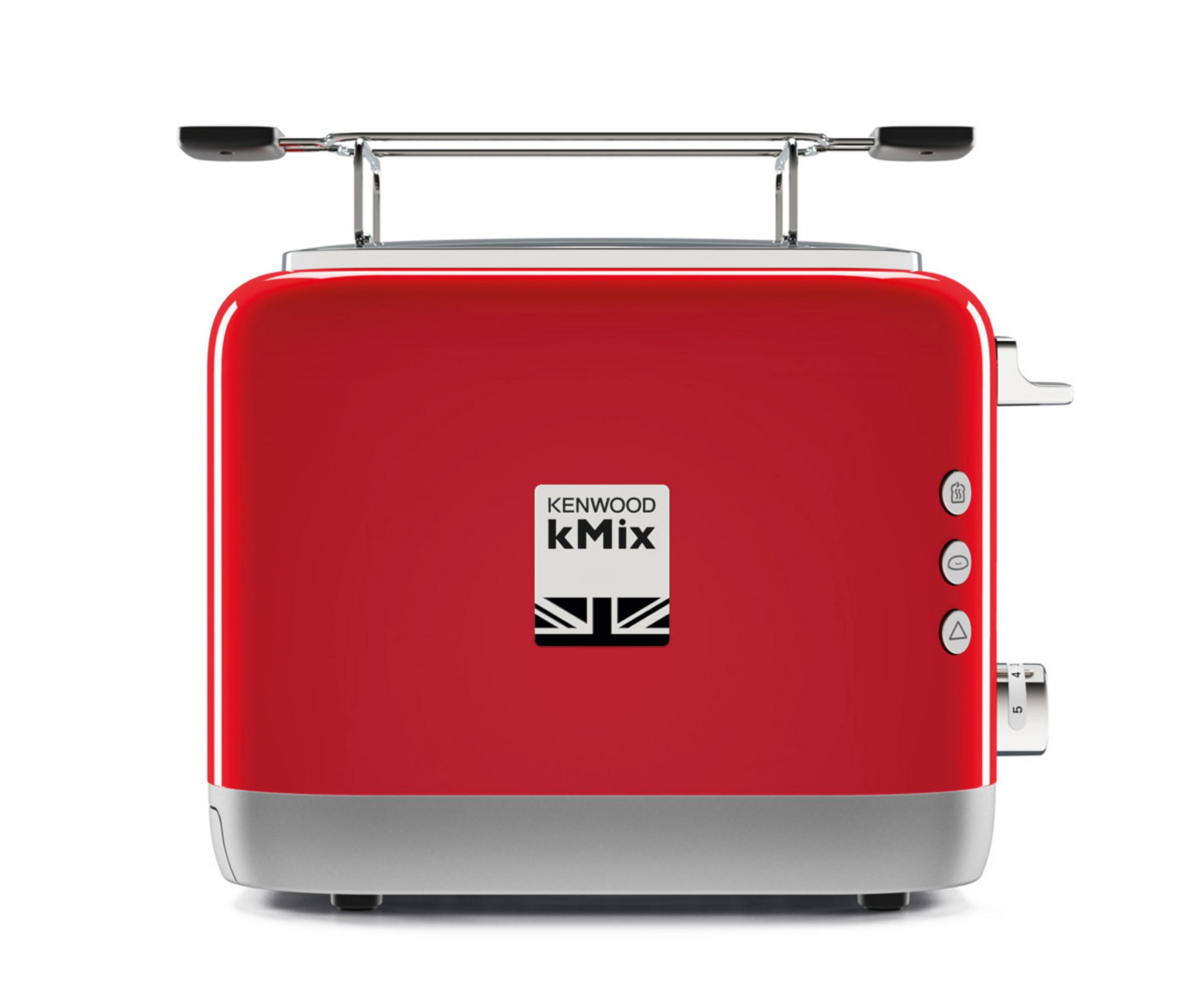 Un tostapane rosso con base argentata, logo Kenwood e parte superiore nera.