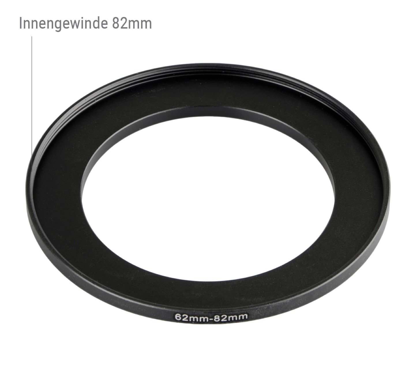 Schwarzer Metallring mit 62mm-82mm. Der Ring hat eine runde Form und befindet sich auf weißem Hintergrund.
