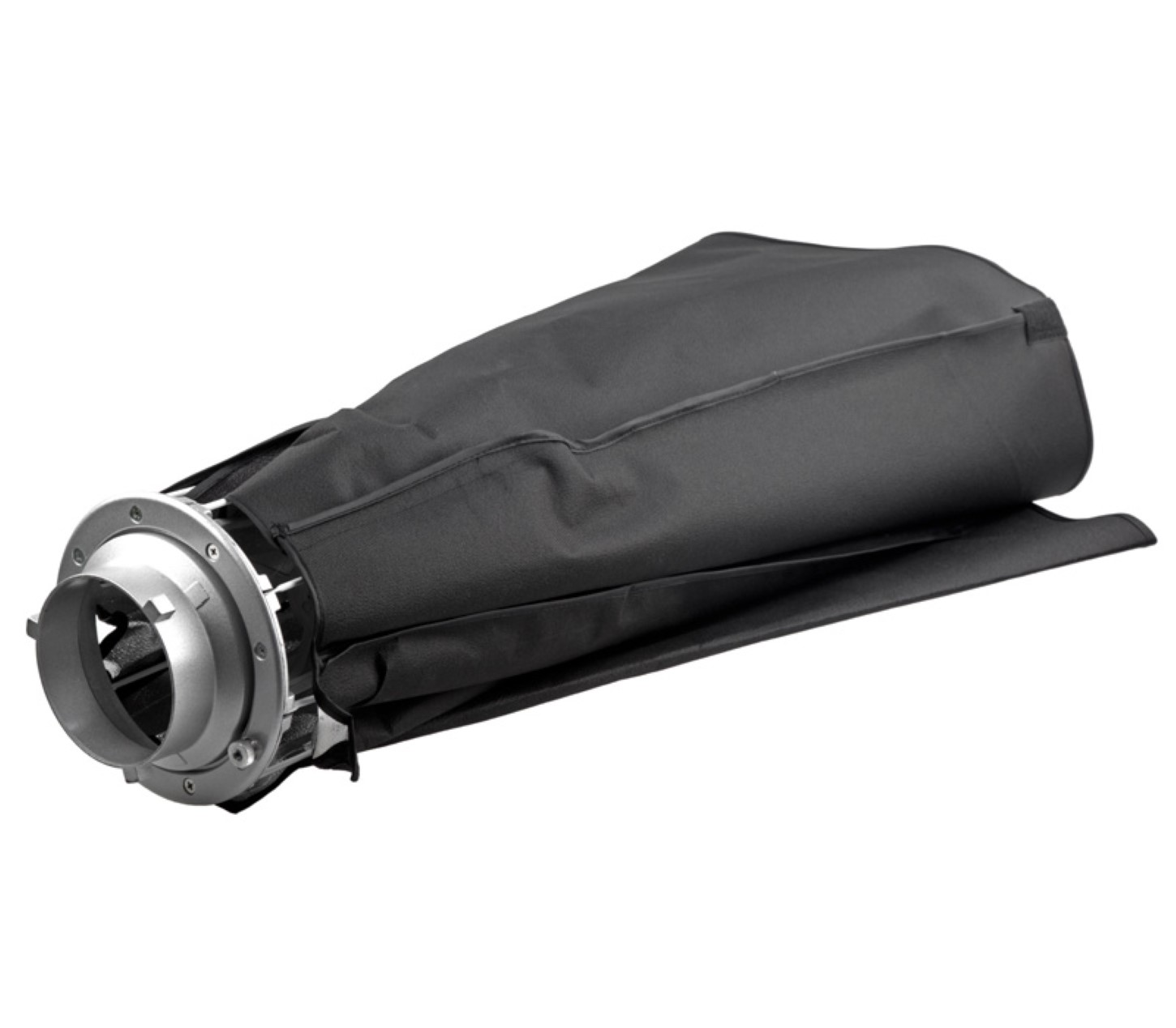 Schwarze Softbox mit Metallring und herausragendem Silberelement, auf Weiß.