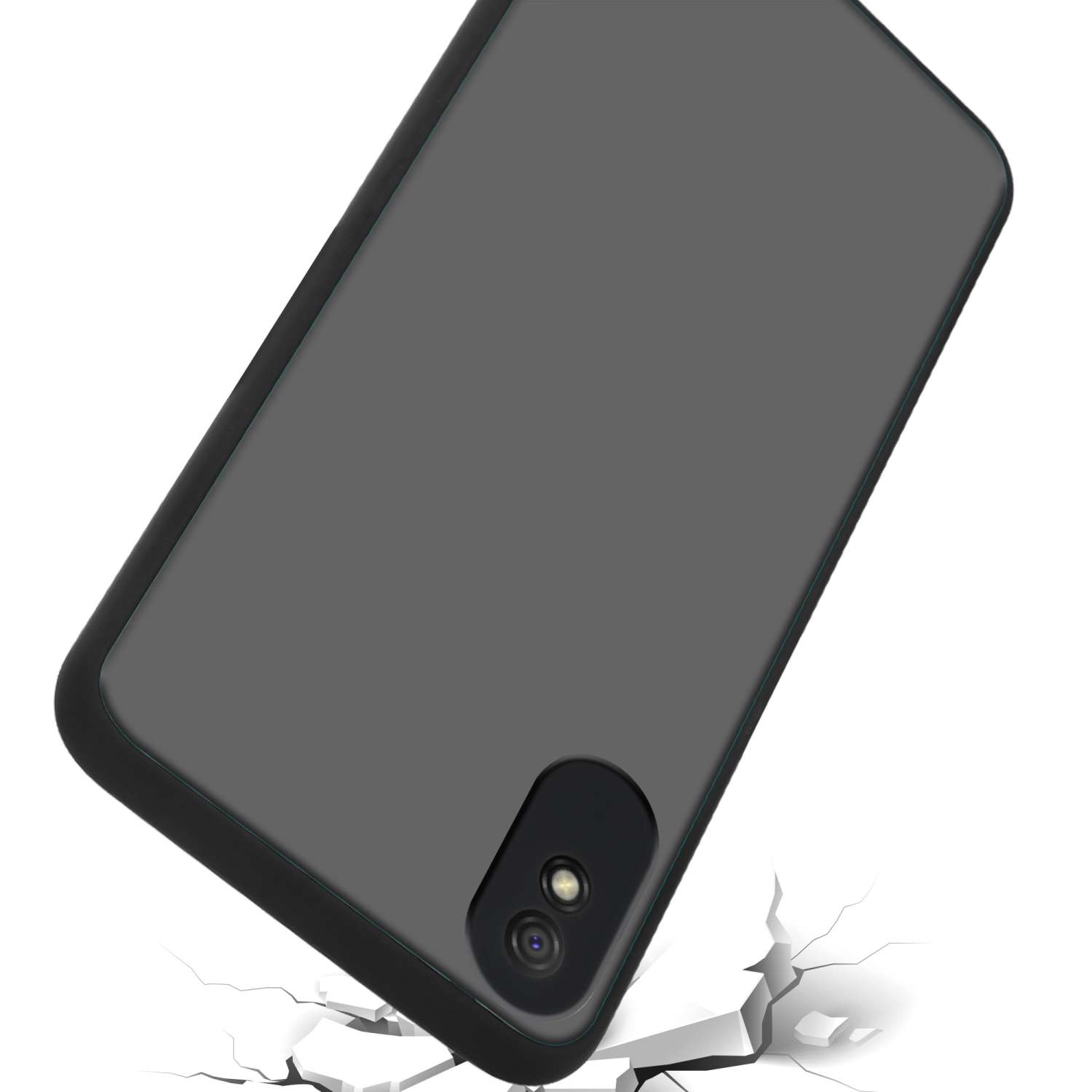 Una custodia per telefono su una superficie. Custodia nera con un foro per la fotocamera. La superficie presenta delle crepe.