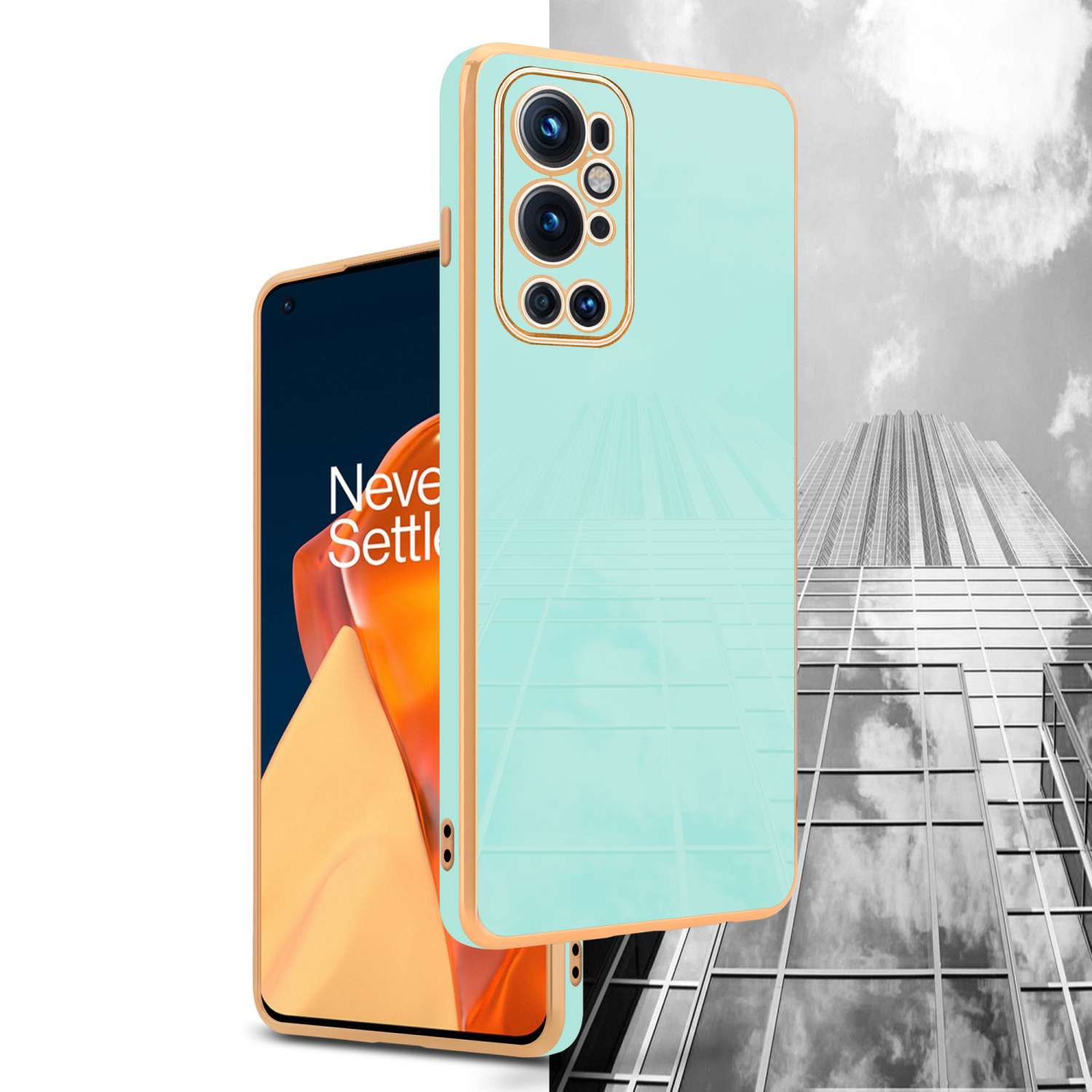Una custodia per telefono turchese con bordo dorato, che tiene un telefono con sfondo arancione e nero e un edificio.
