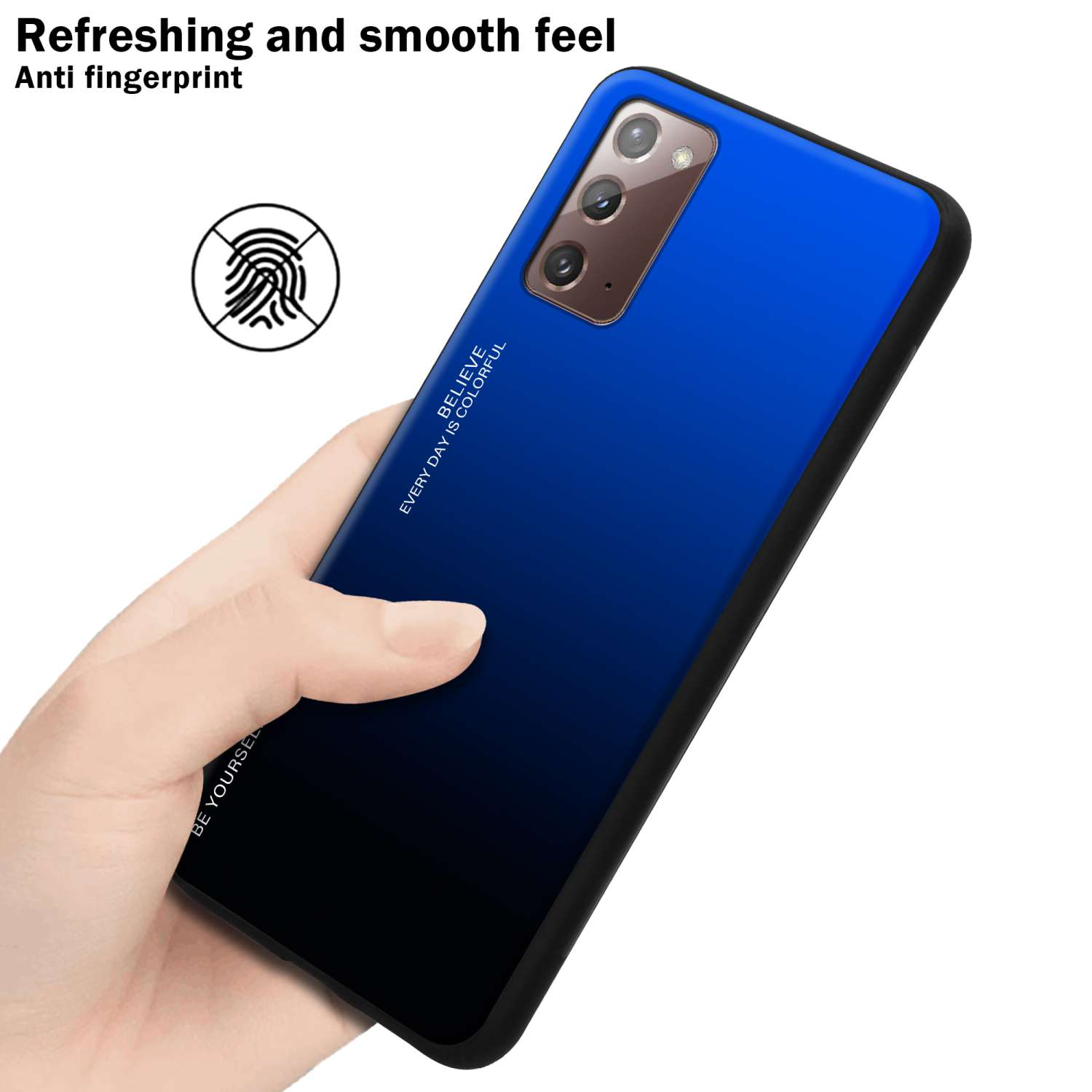 Eine Hand hält eine Handyhülle mit blauem und schwarzem Farbverlauf. Fingerabdruck-Logo.