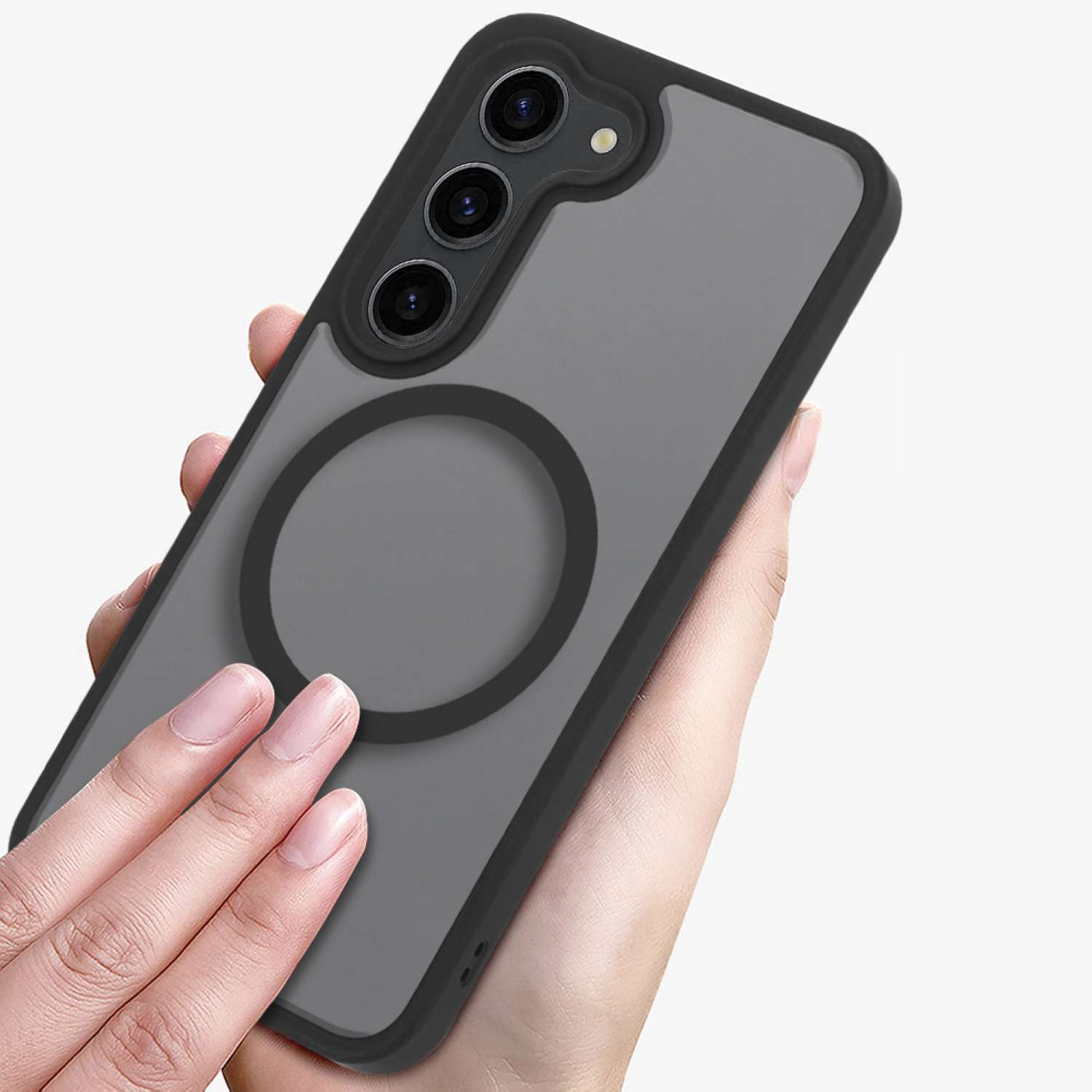 Una custodia nera per telefono cade su una superficie, mostrata con crepe, evidenziando le caratteristiche di assorbimento degli urti e di protezione.