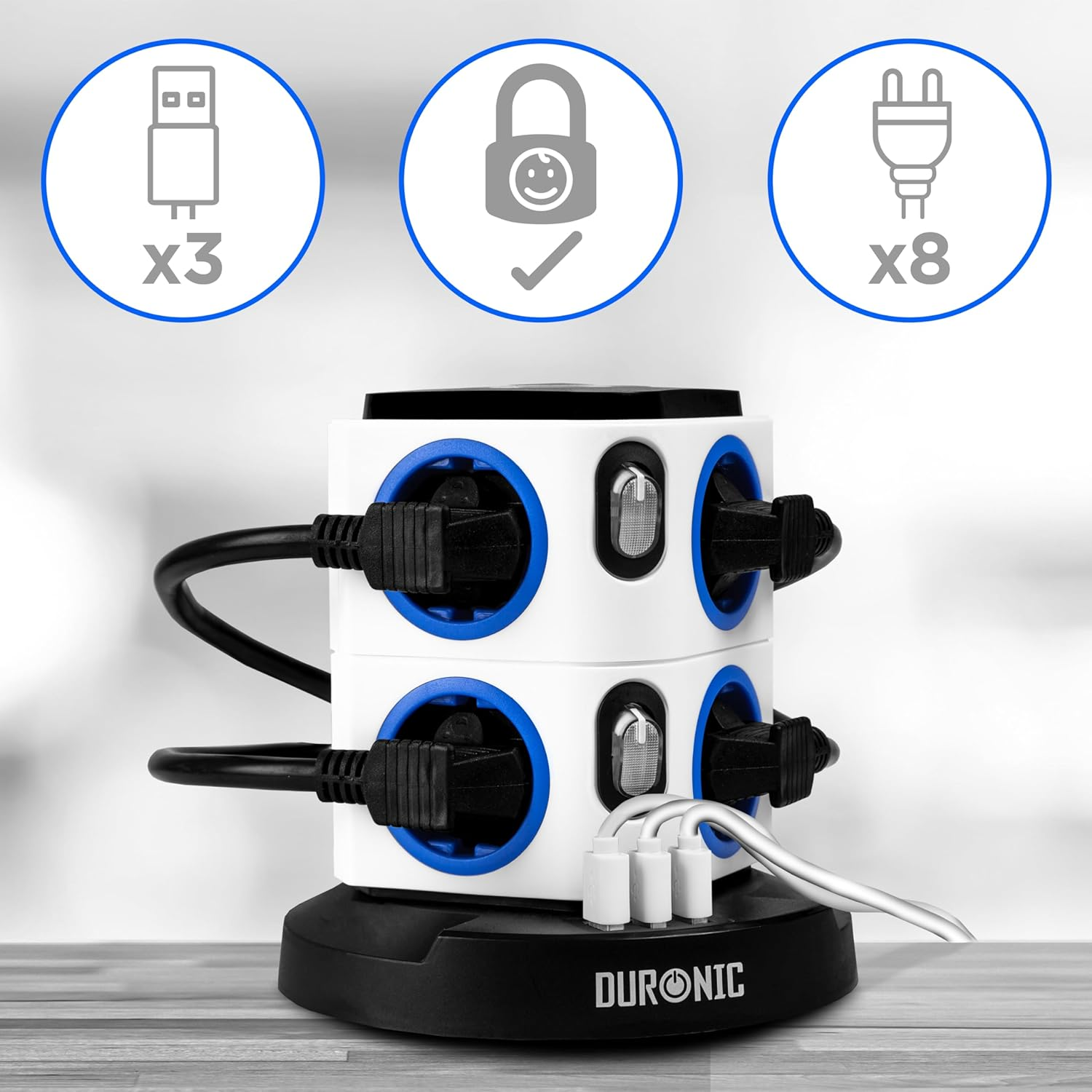 Regleta blanca y negra con múltiples enchufes y puertos USB. Texto: DURONIC.