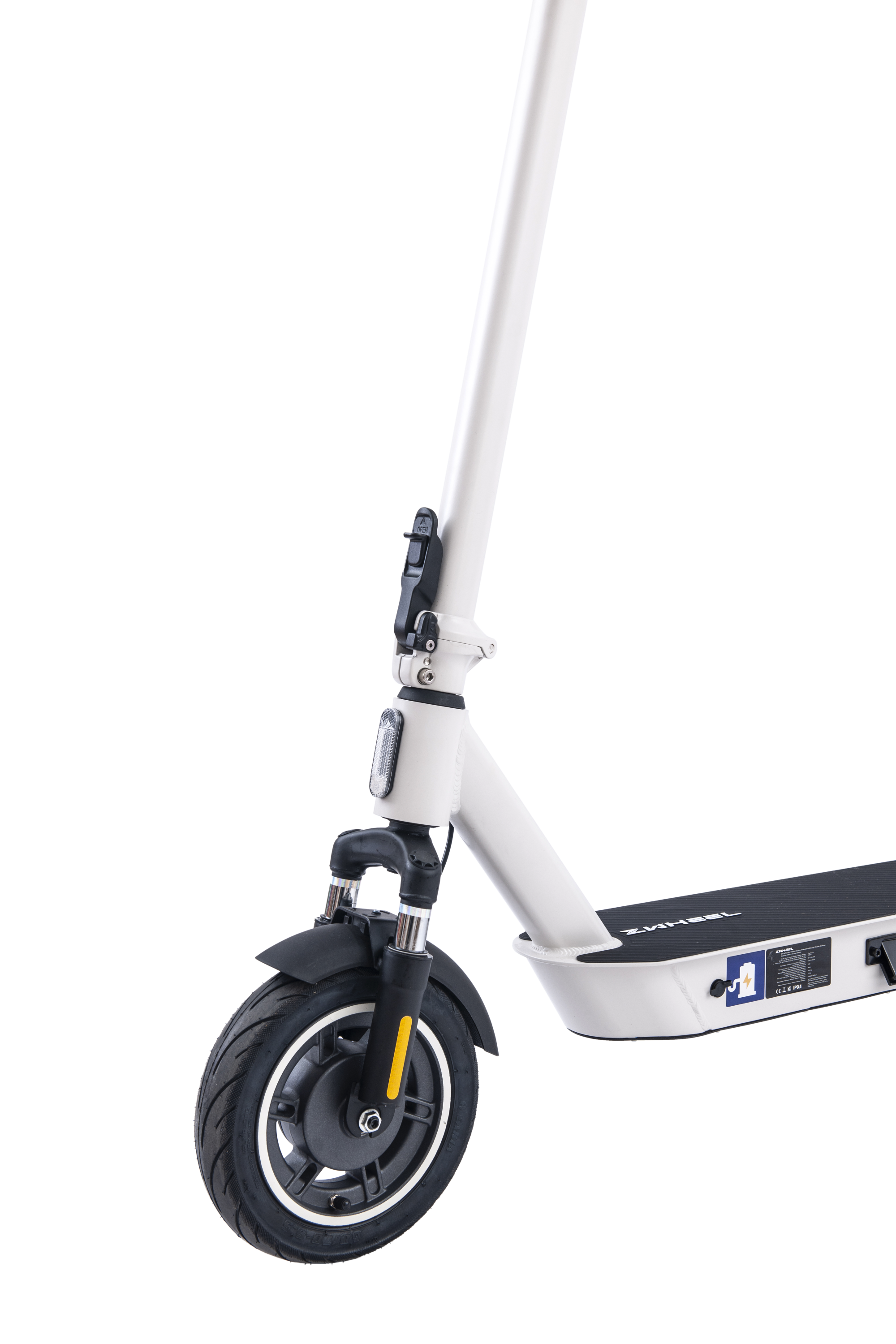 Patinete eléctrico blanco, primer plano de la rueda delantera y el manillar.