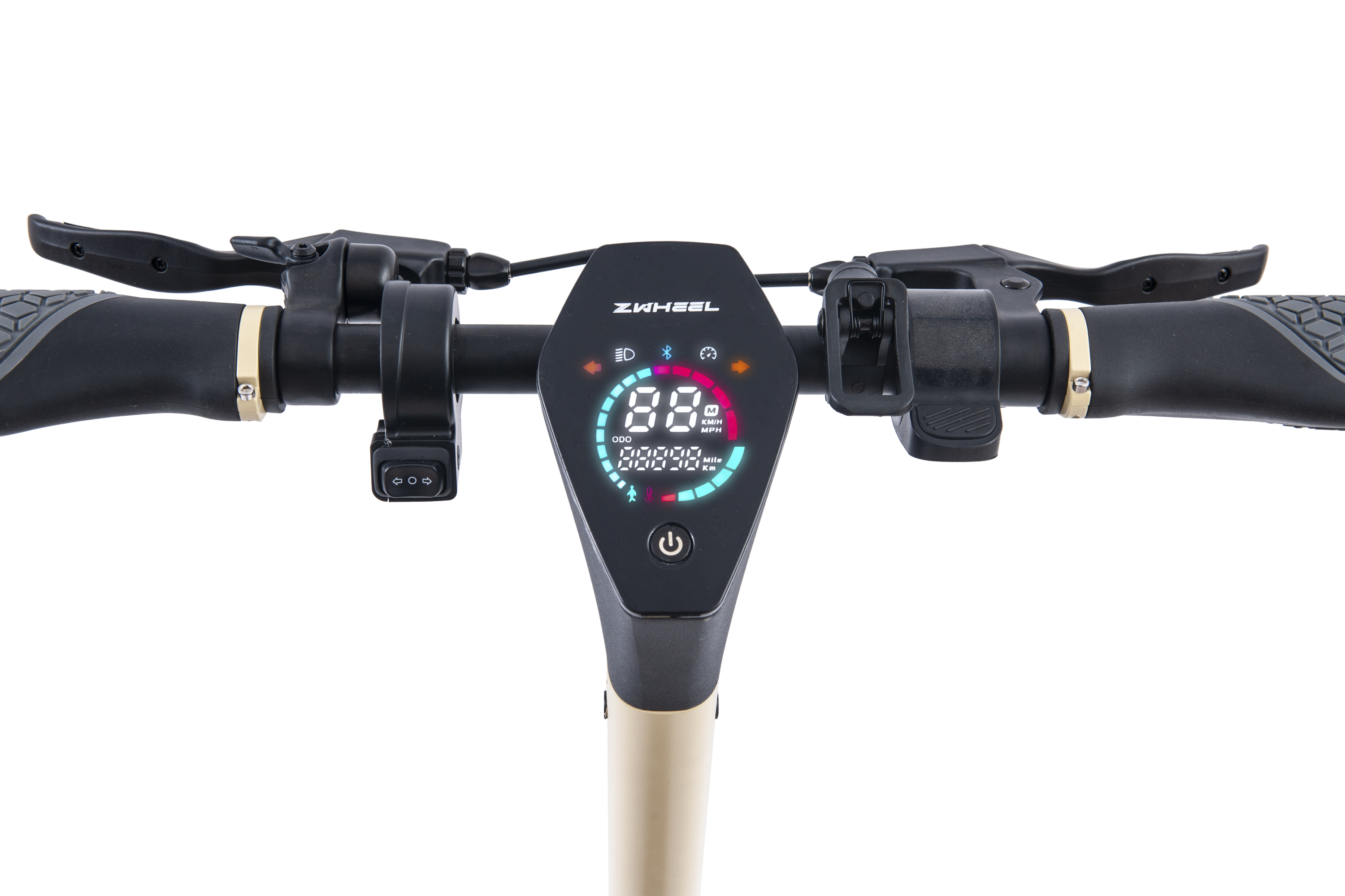 Primer plano del manillar del scooter. La pantalla digital muestra la velocidad y otra información.