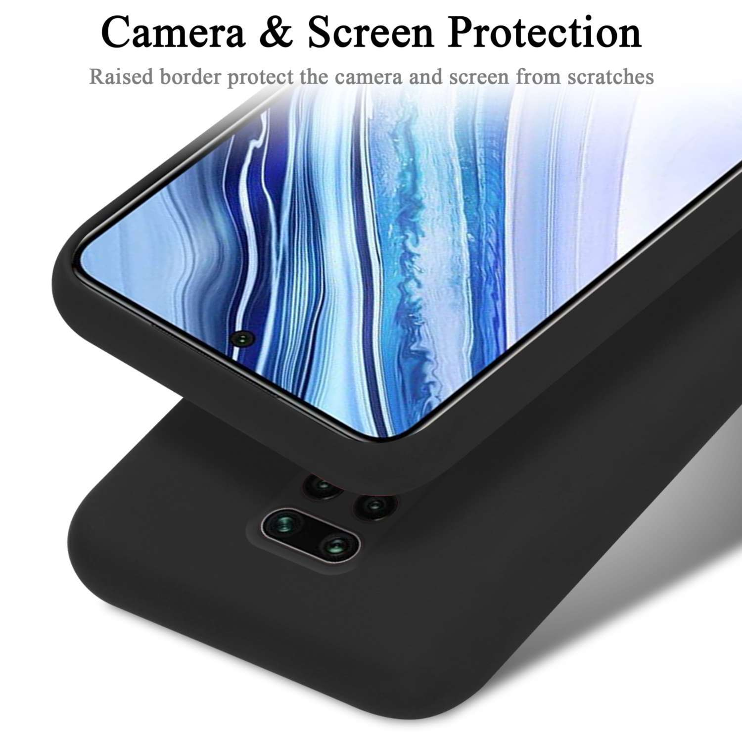 Un telefono nero in una custodia nera. Il testo dice: Protezione fotocamera e schermo. Lo sfondo è bianco.