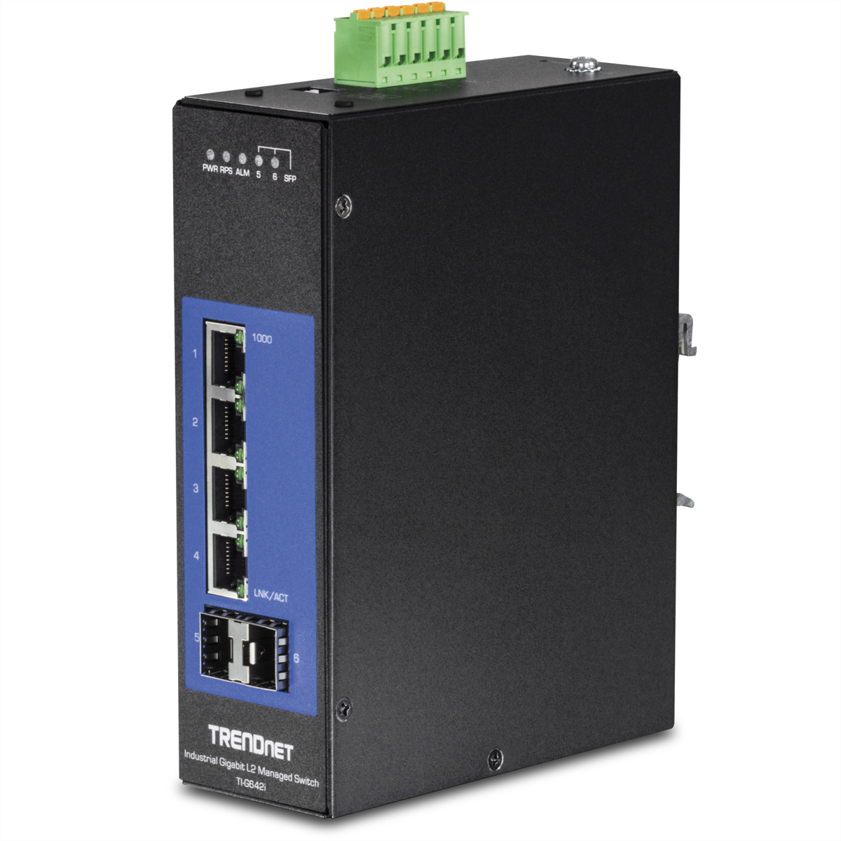 Schwarzer Netzwerk-Switch mit mehreren Anschlüssen. Beschriftet. Weißer Hintergrund.