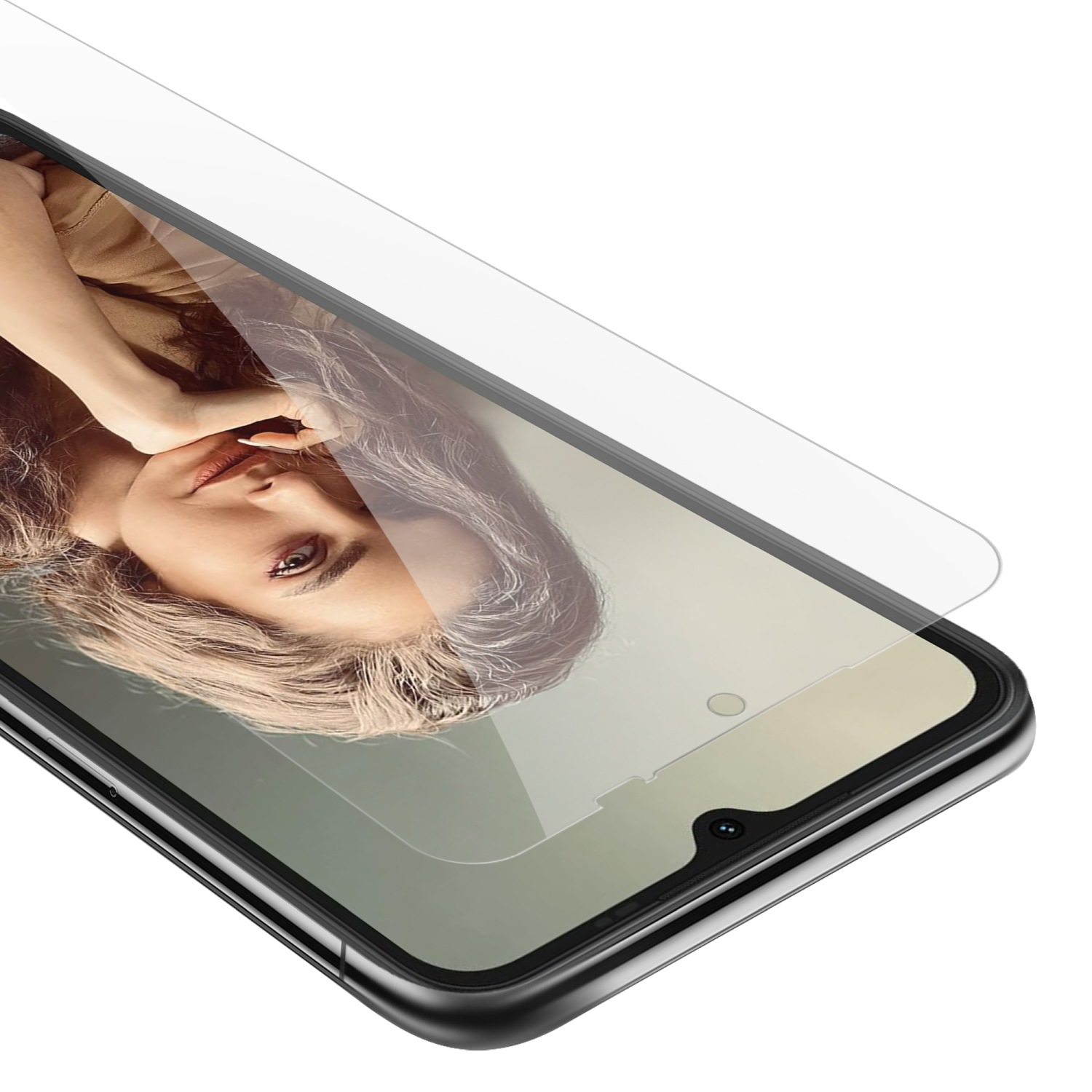 Telefono con protezione schermo, volto di donna visibile sullo schermo.