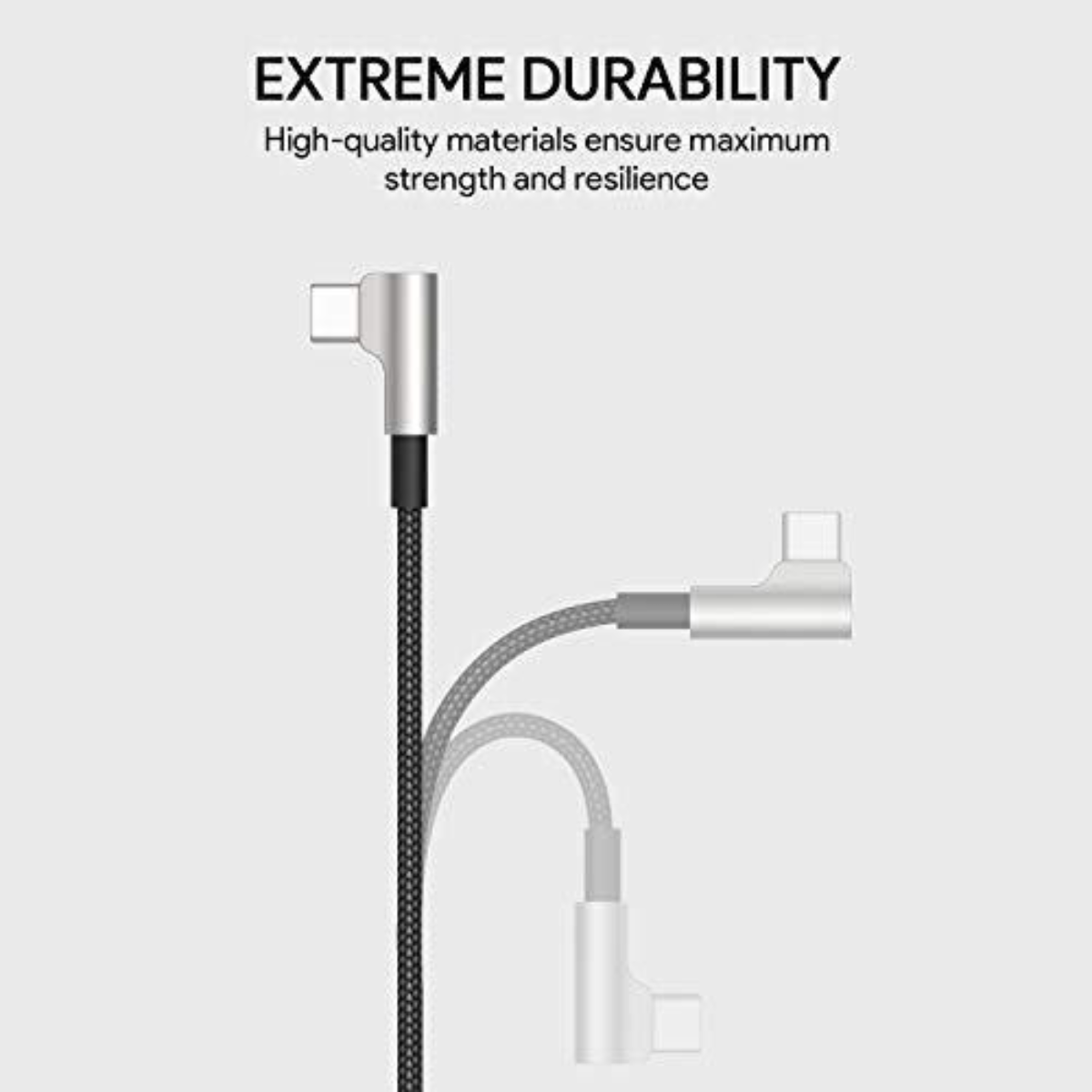 Ein silbernes USB-C-Kabel mit abgewinkelten Steckern, hochwertigen Materialien und weißem Hintergrund.