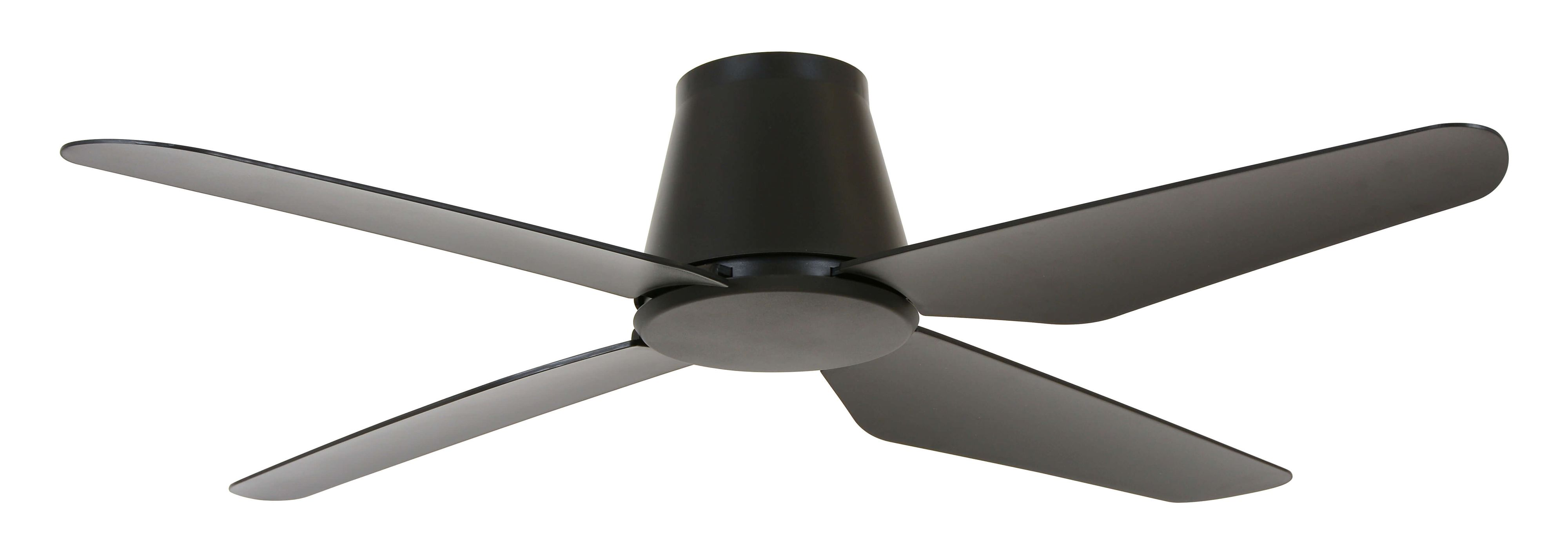 Ein schwarzer Deckenventilator mit fünf Flügeln, isoliert auf weißem Grund.