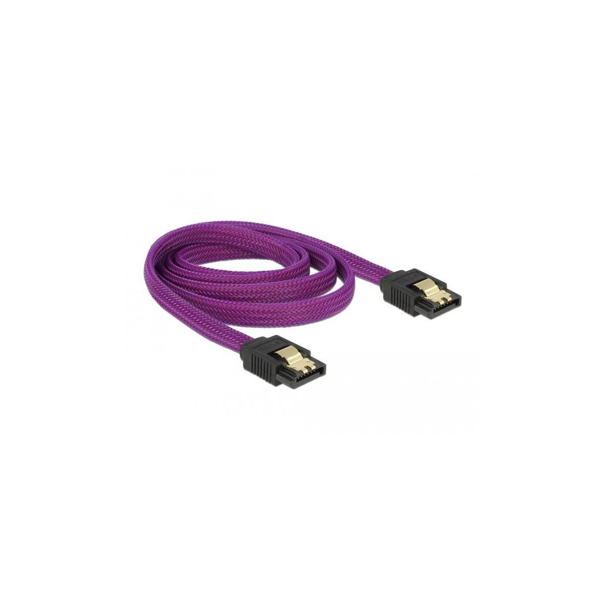 Cavo SATA viola con connettori, sfondo bianco, configurazione ad anello.
