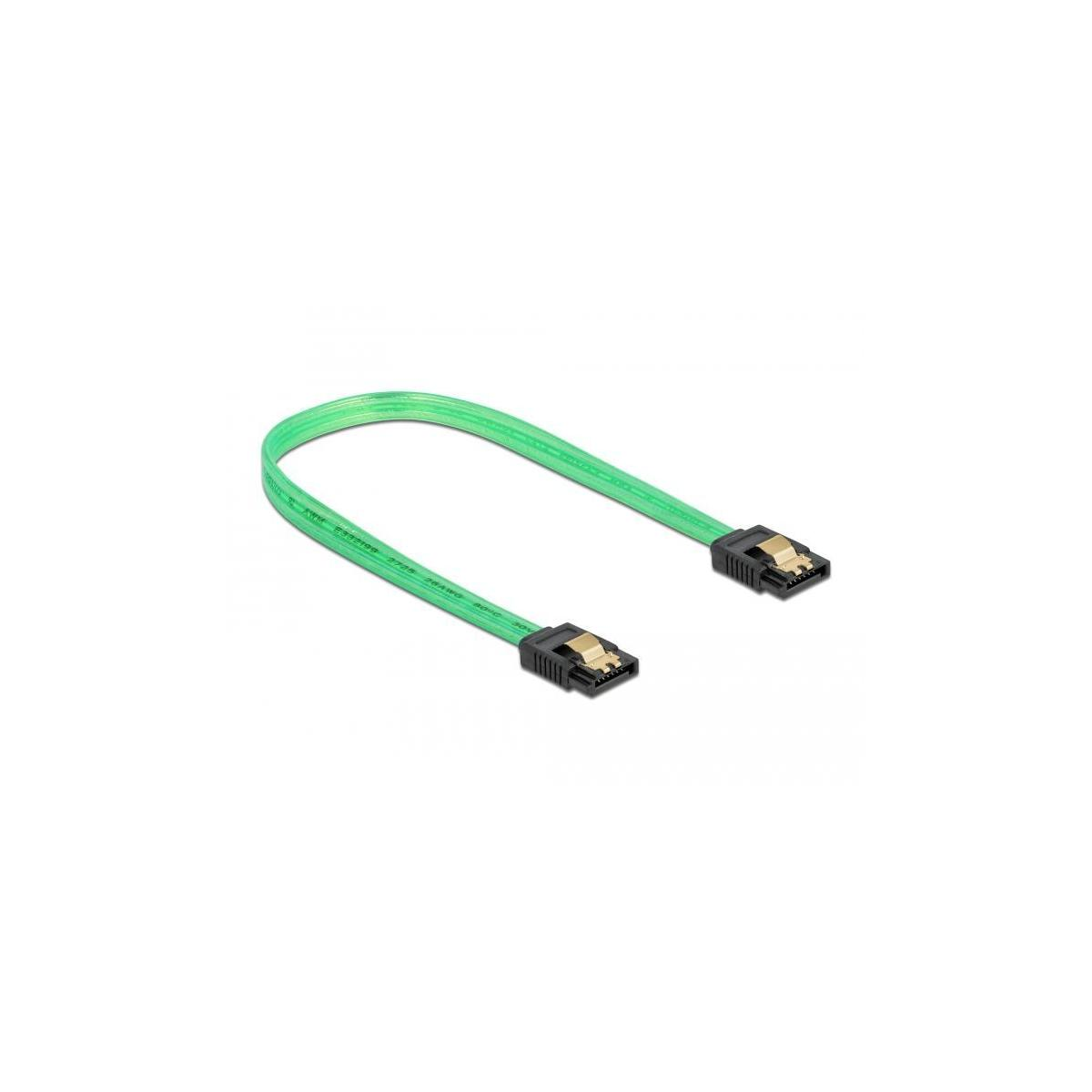 Un cavo SATA verde con connettori neri su sfondo bianco. Il cavo è piegato.