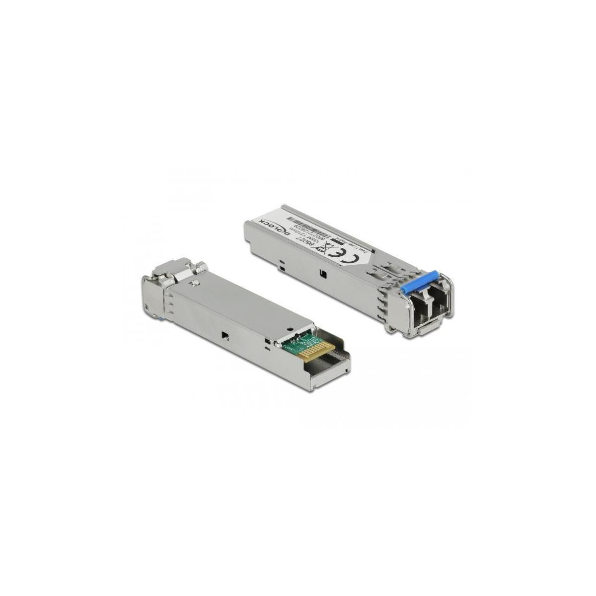 Zwei silberne SFP-Module auf weißem Hintergrund.