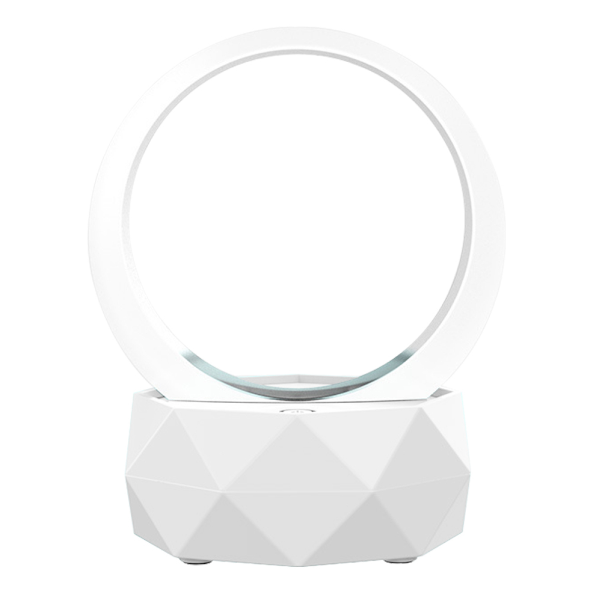 Weiße Lampe mit ringförmigem Oberteil und geometrischem Sockel.