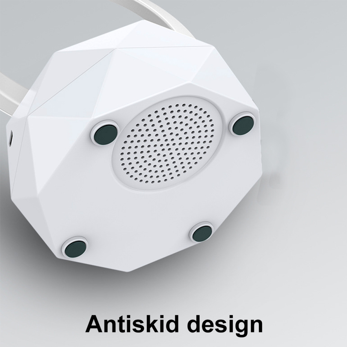 Weißer Lautsprecher mit schwarzen Knöpfen und einem Lautsprechergitter. Text unten: 'Antirutsch-Design'.
