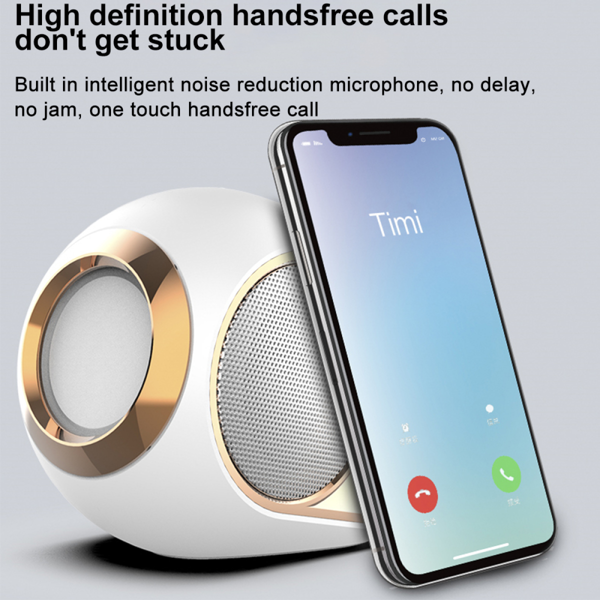 Ein weißer Lautsprecher mit einem Telefon, das einen Anrufbildschirm zeigt. Goldakzente.