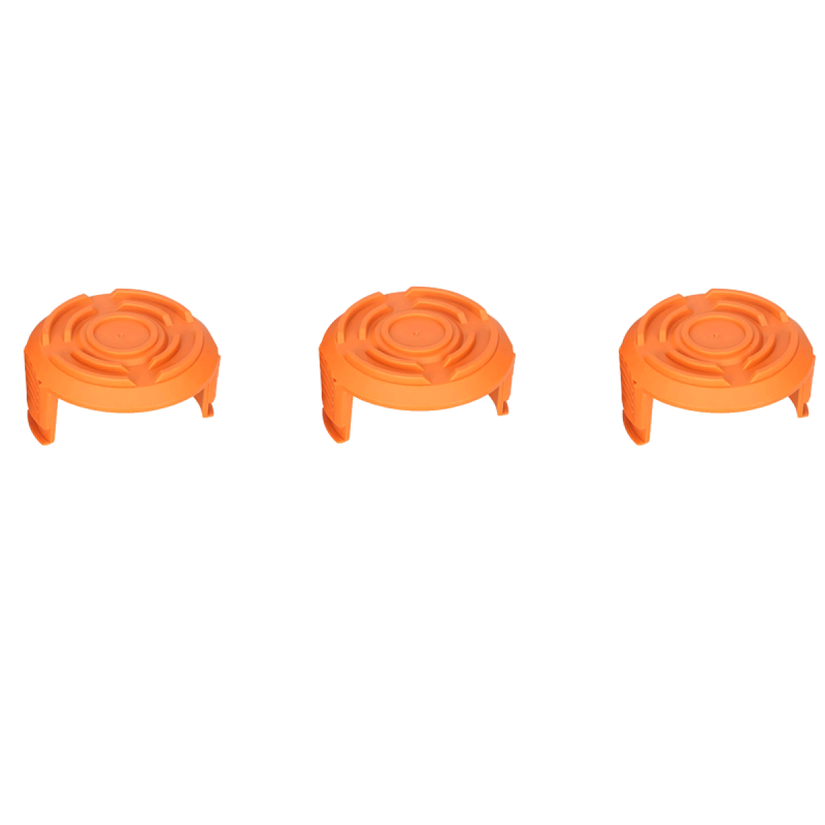 Drie oranje maaimesschijfdeksels. Cirkelvormig met centraal ontwerp, witte achtergrond.