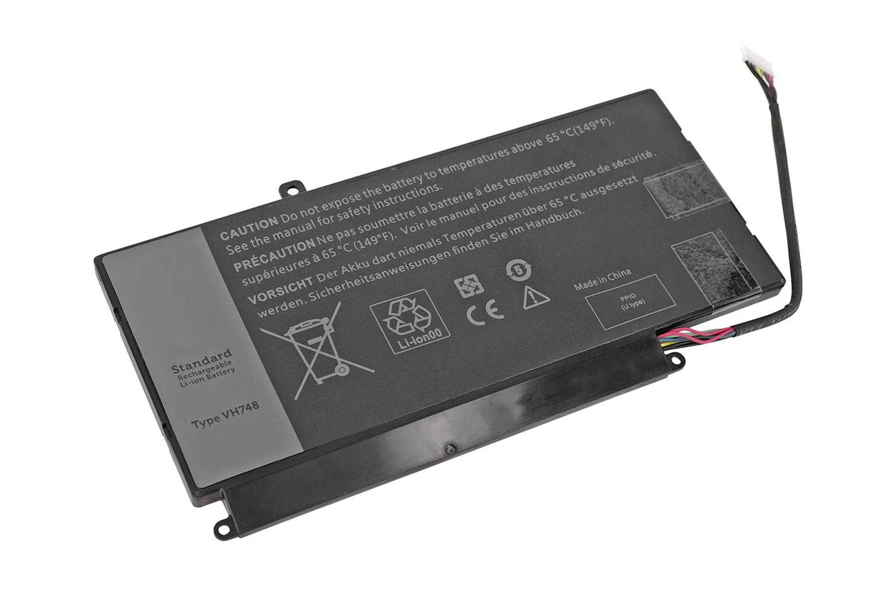 Laptop-Akku mit Warnhinweis auf der Oberfläche. Es hat einen Stecker und Drähte.