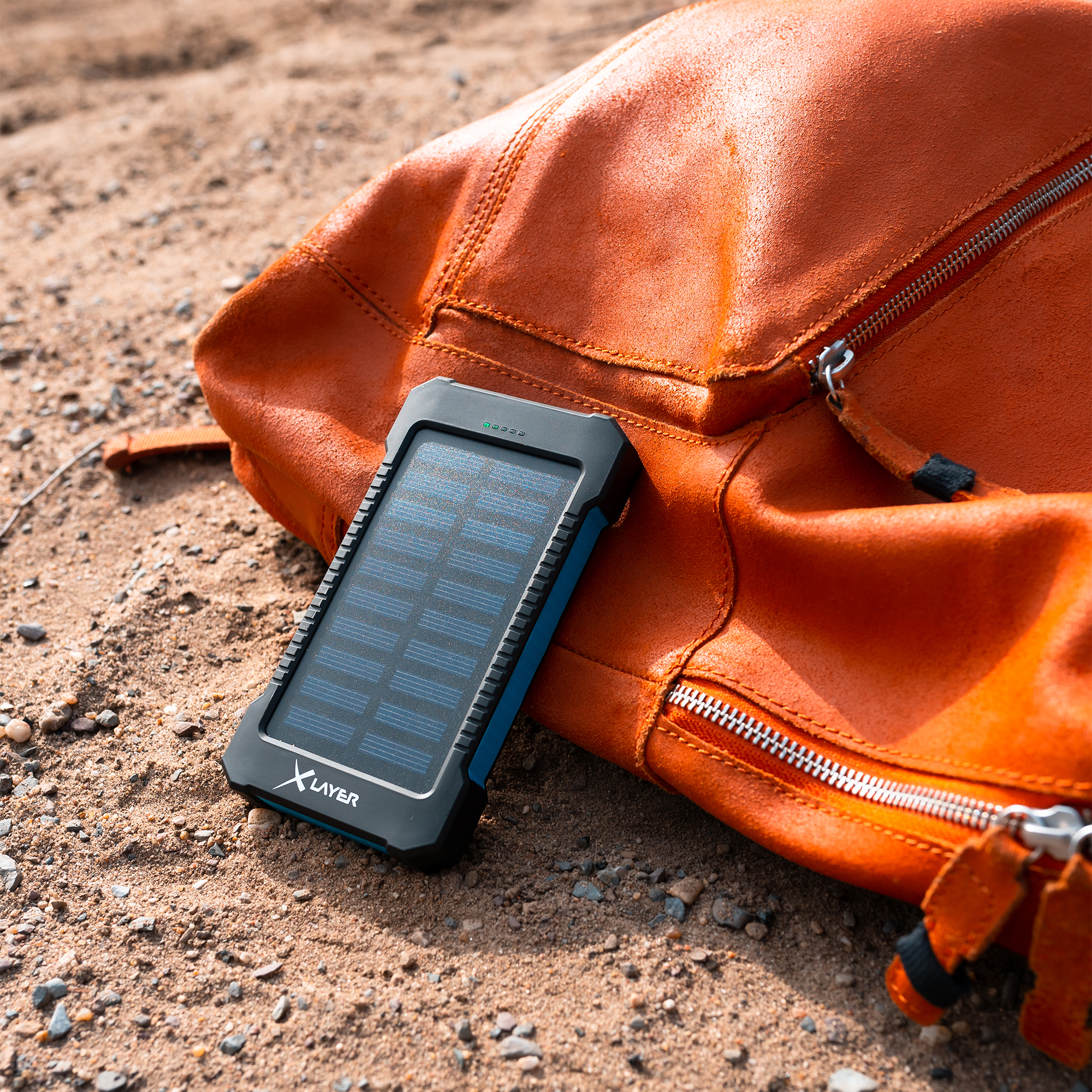 XLAYER PLUS Solar Powerbank Black 8000 mAh