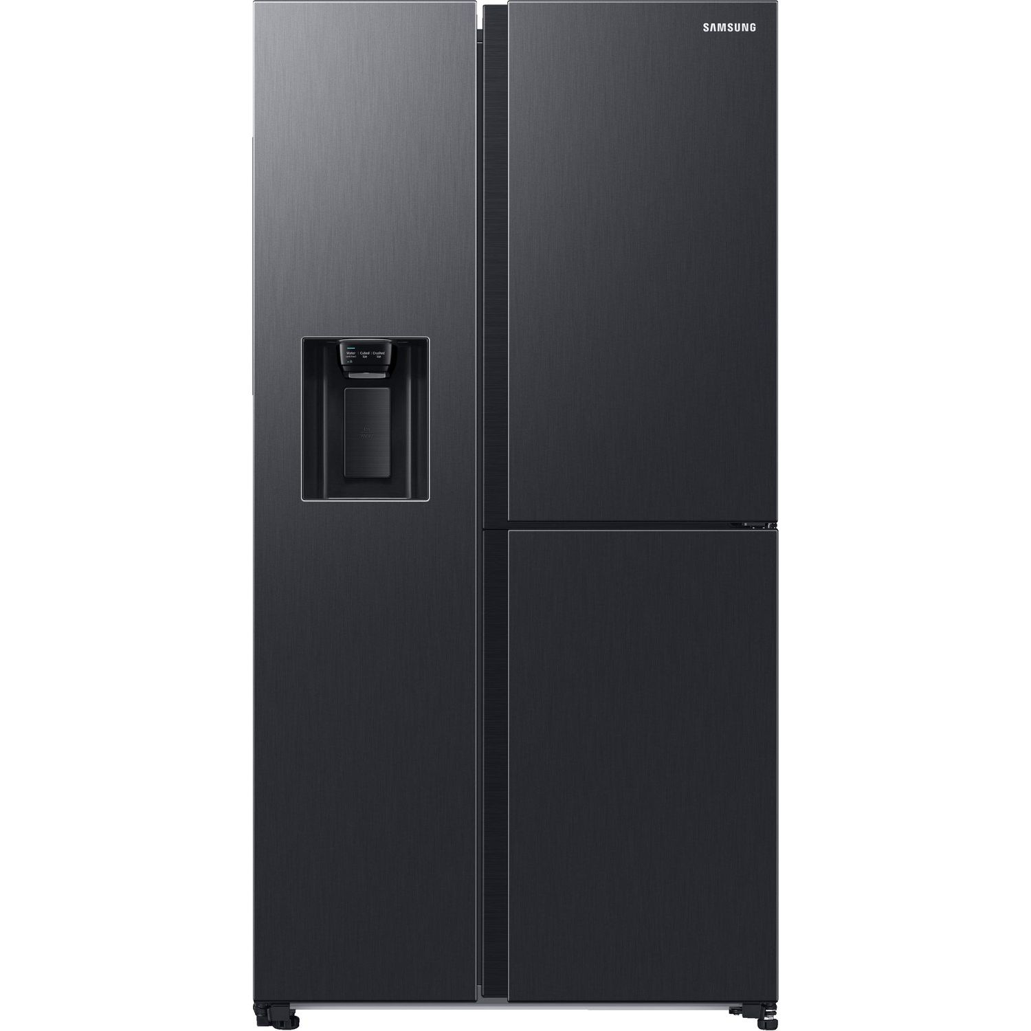 Ein schwarzer Samsung Kühlschrank mit vier Türen. Er steht vor weißem Hintergrund.