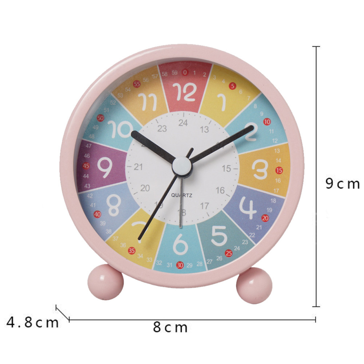 Eine rosa Uhr, mit den Zahlen auf dem Zifferblatt. Die Uhr hat einen rosa Sockel, und die Abmessungen sind angegeben.
