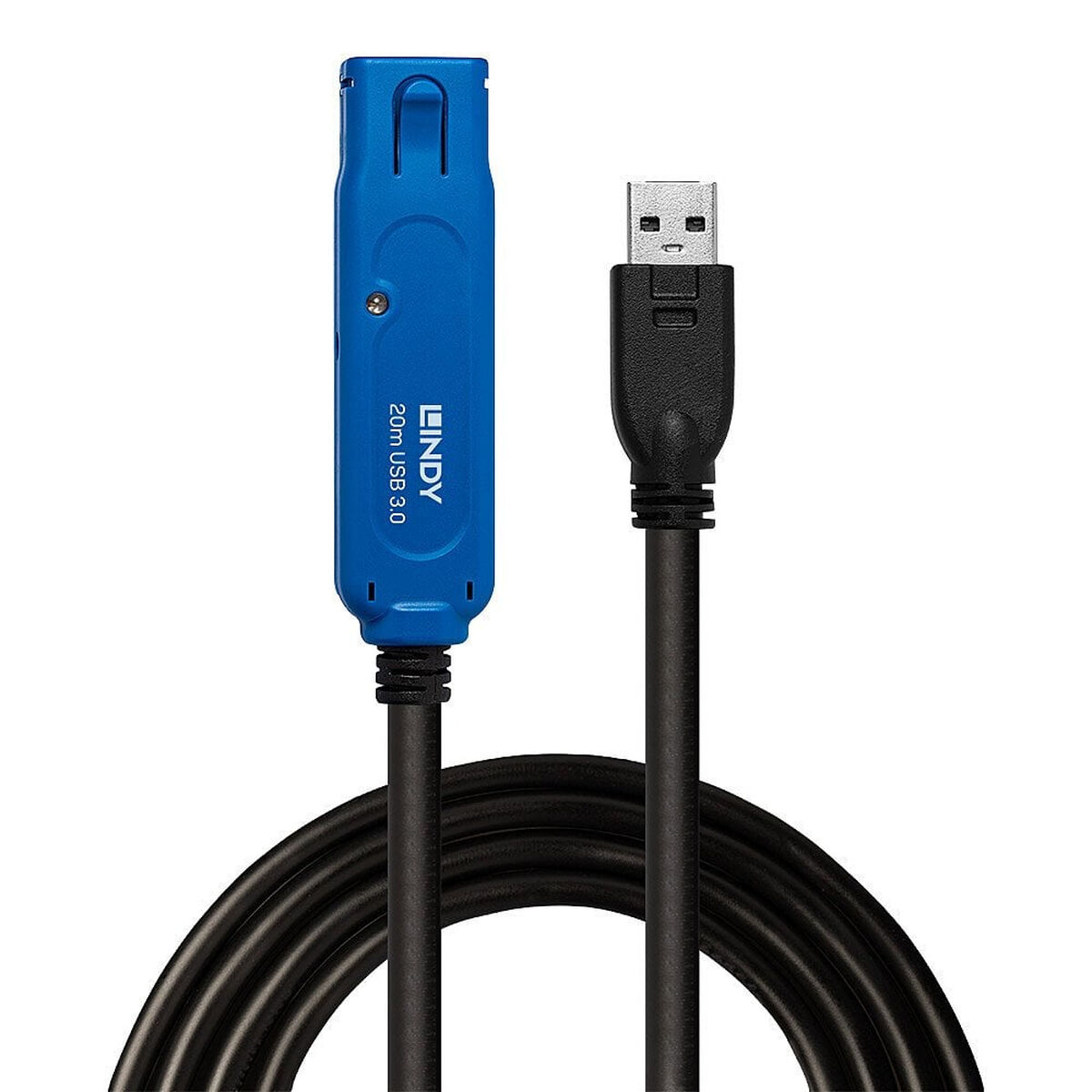 Un cavo USB nero con un'estremità blu, etichettato LINDY, 20 m USB 3.0. Il cavo è arrotolato.