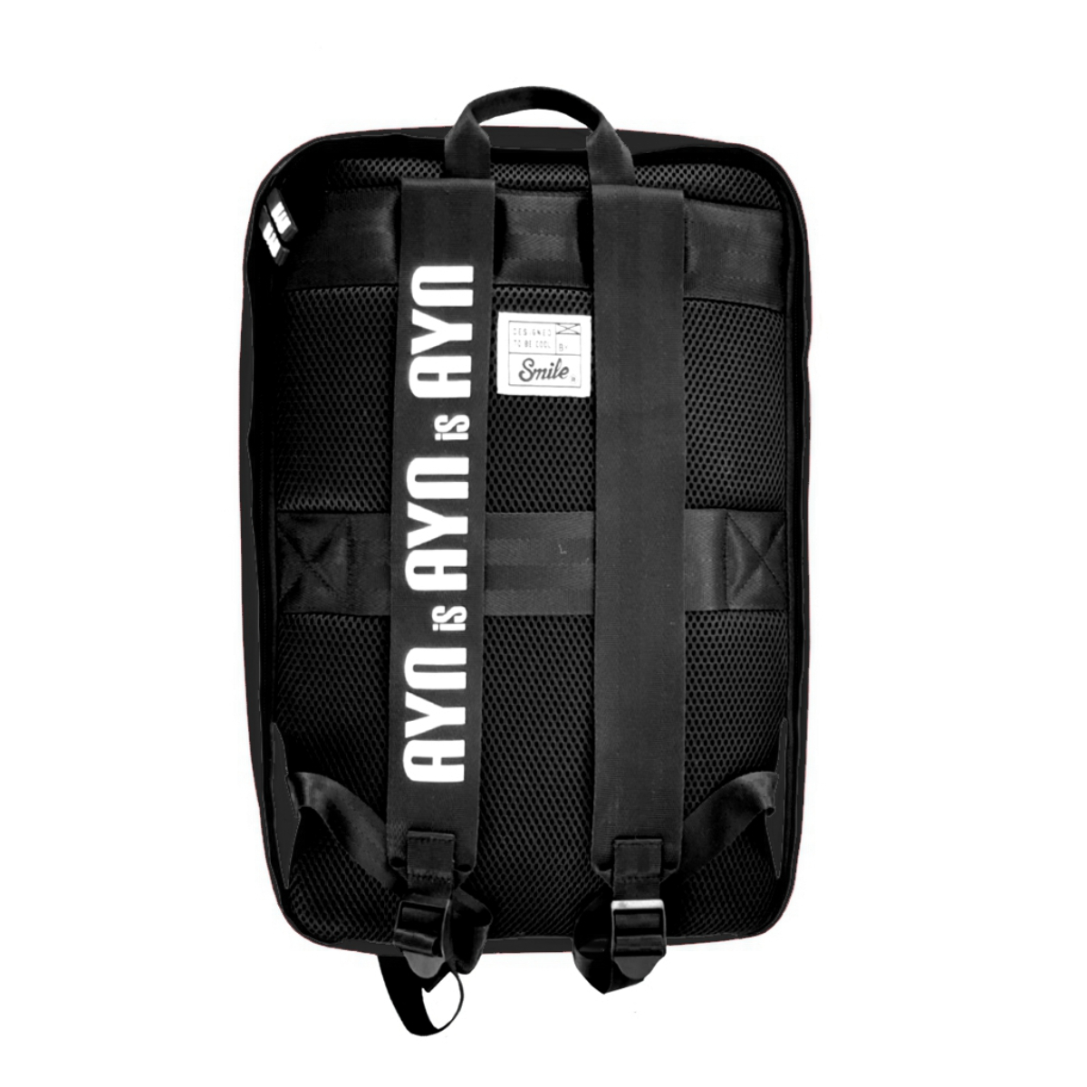 Mochila con AYIN IS AYN impreso en las correas. La espalda es de malla, con correas y hebillas negras.