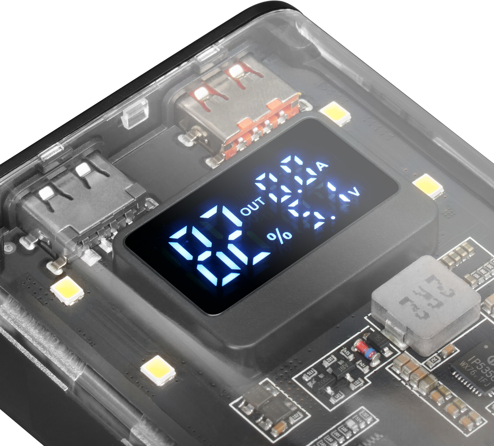 Primo piano di dispositivo elettronico nero con schermo che mostra 32%. Componenti e porta USB visibili.