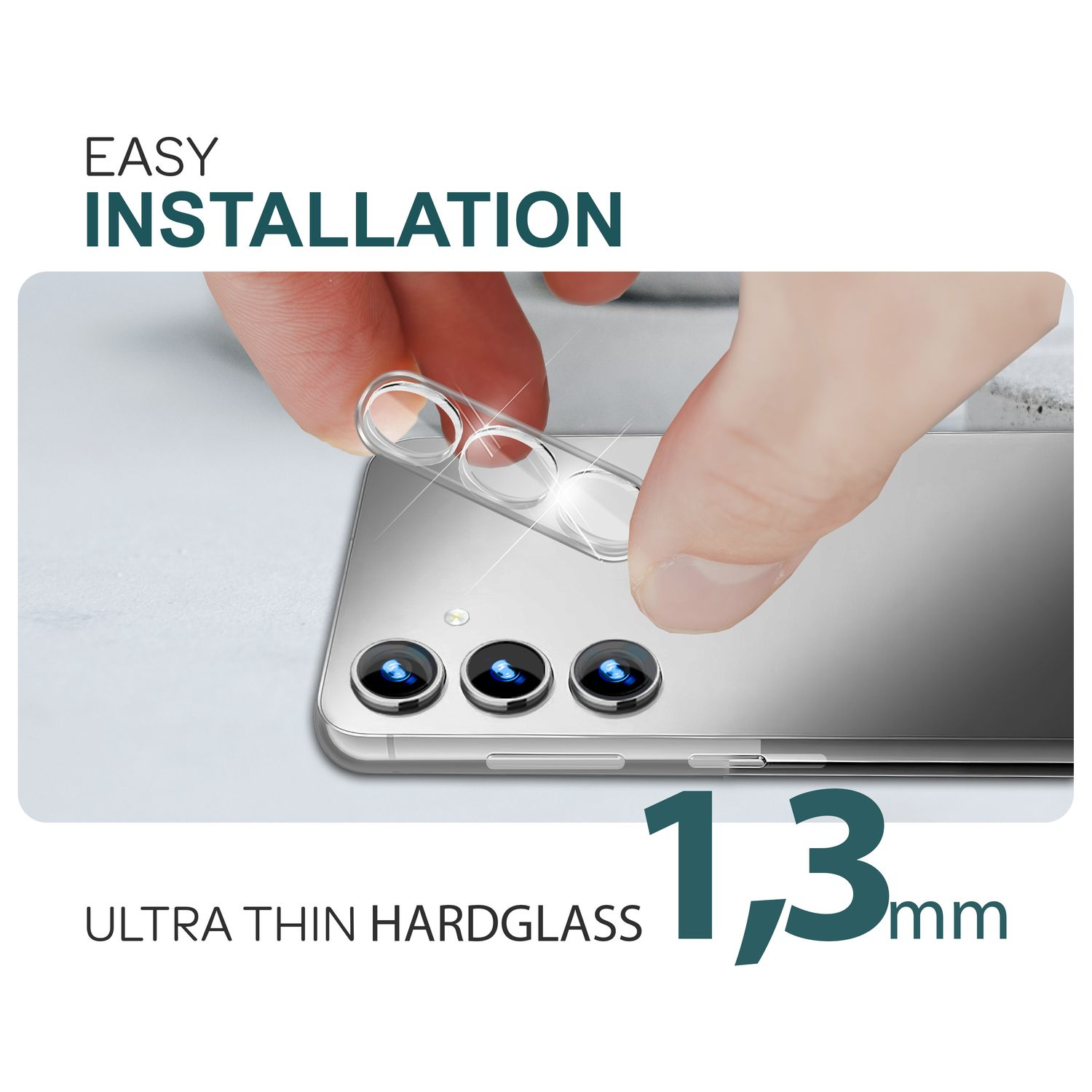 Main installant un protecteur d'objectif de caméra sur un téléphone. Montre du verre dur ultra-fin.