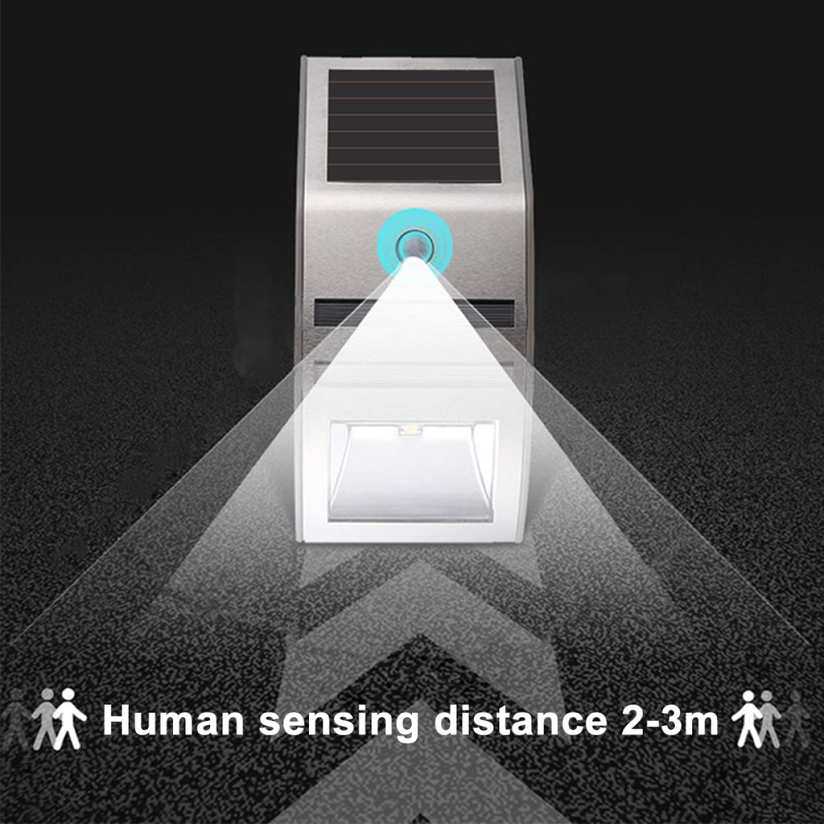 Solarbetriebenes Licht emittiert einen Lichtkegel. Es hat eine silberne Oberseite und eine weiße Basis.