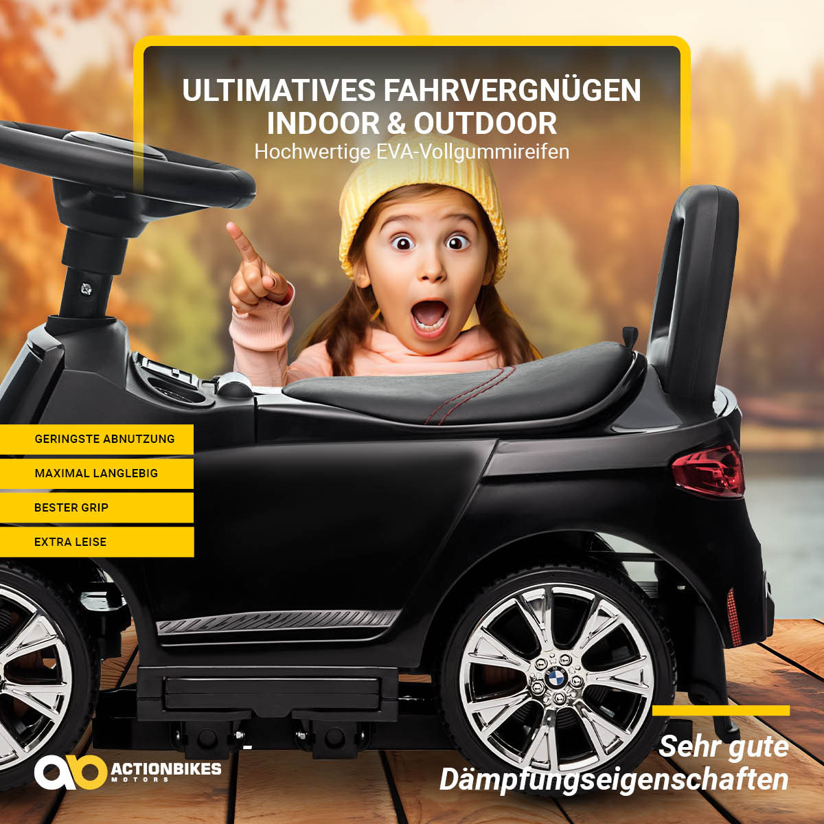Mädchen auf schwarzem Spielzeugauto, Text über Fahren drinnen & draußen.